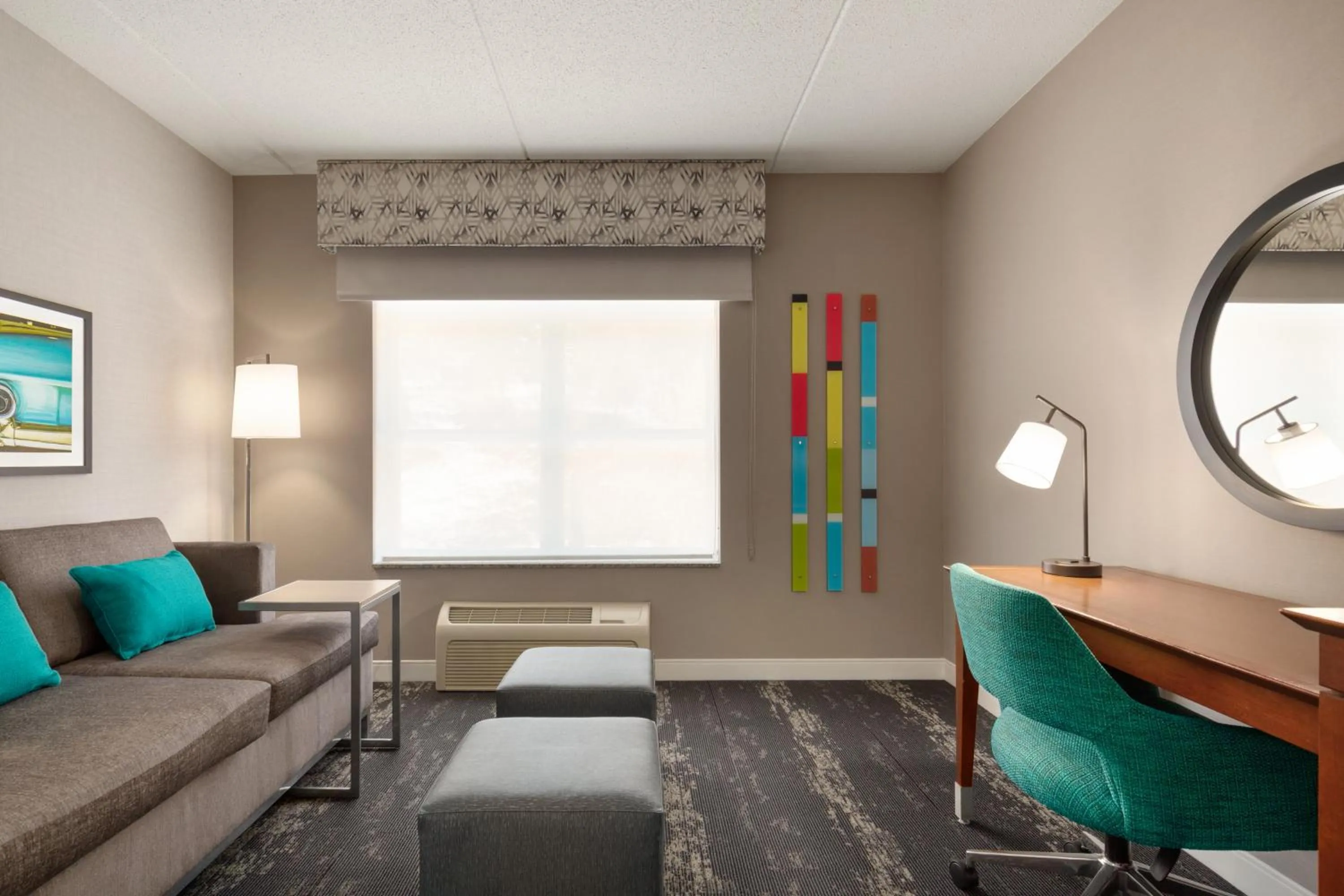 Seating area in Hampton Inn at Tin Lizzie Gaming Resort