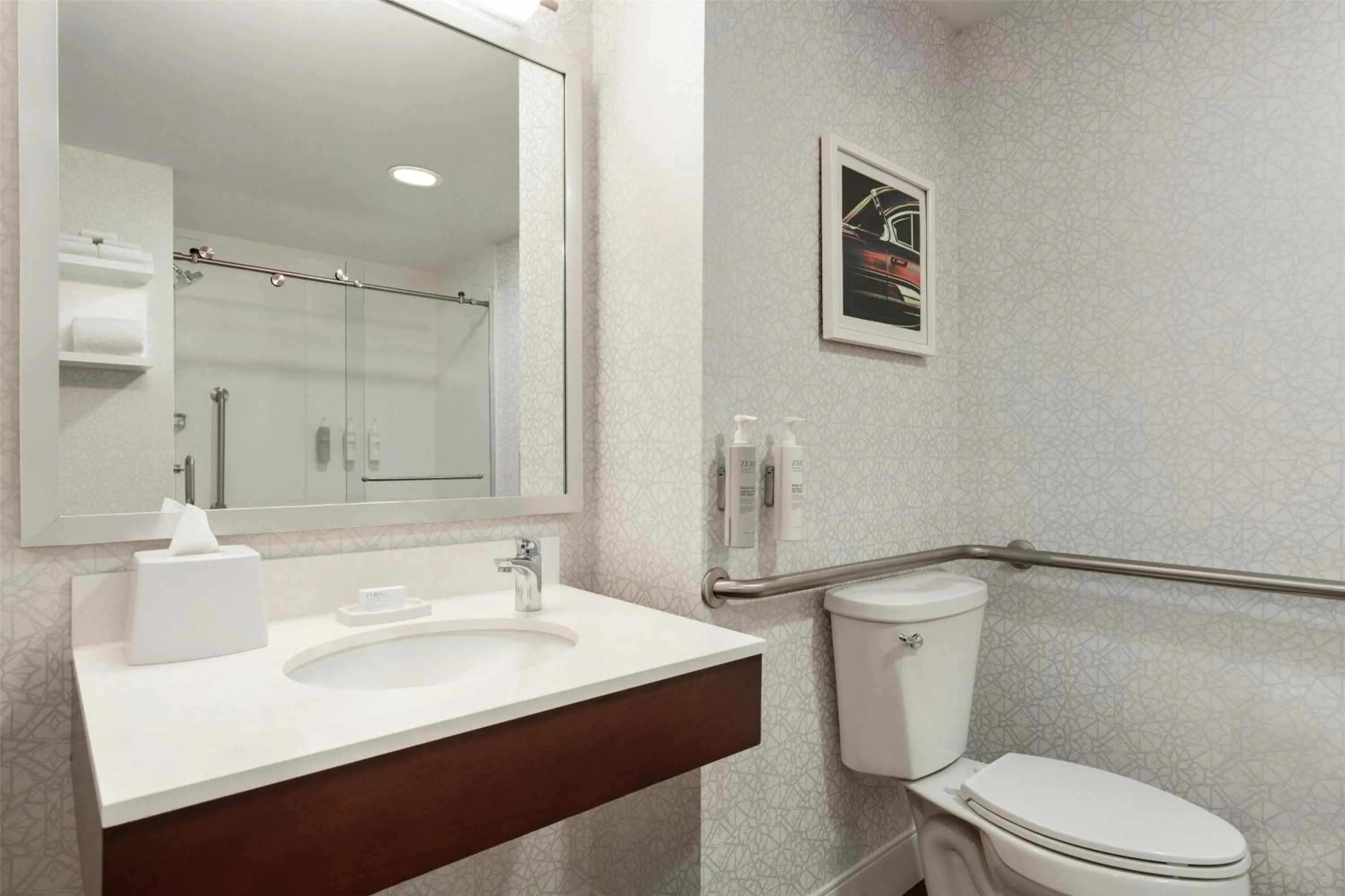 Bathroom in Hampton Inn at Tin Lizzie Gaming Resort