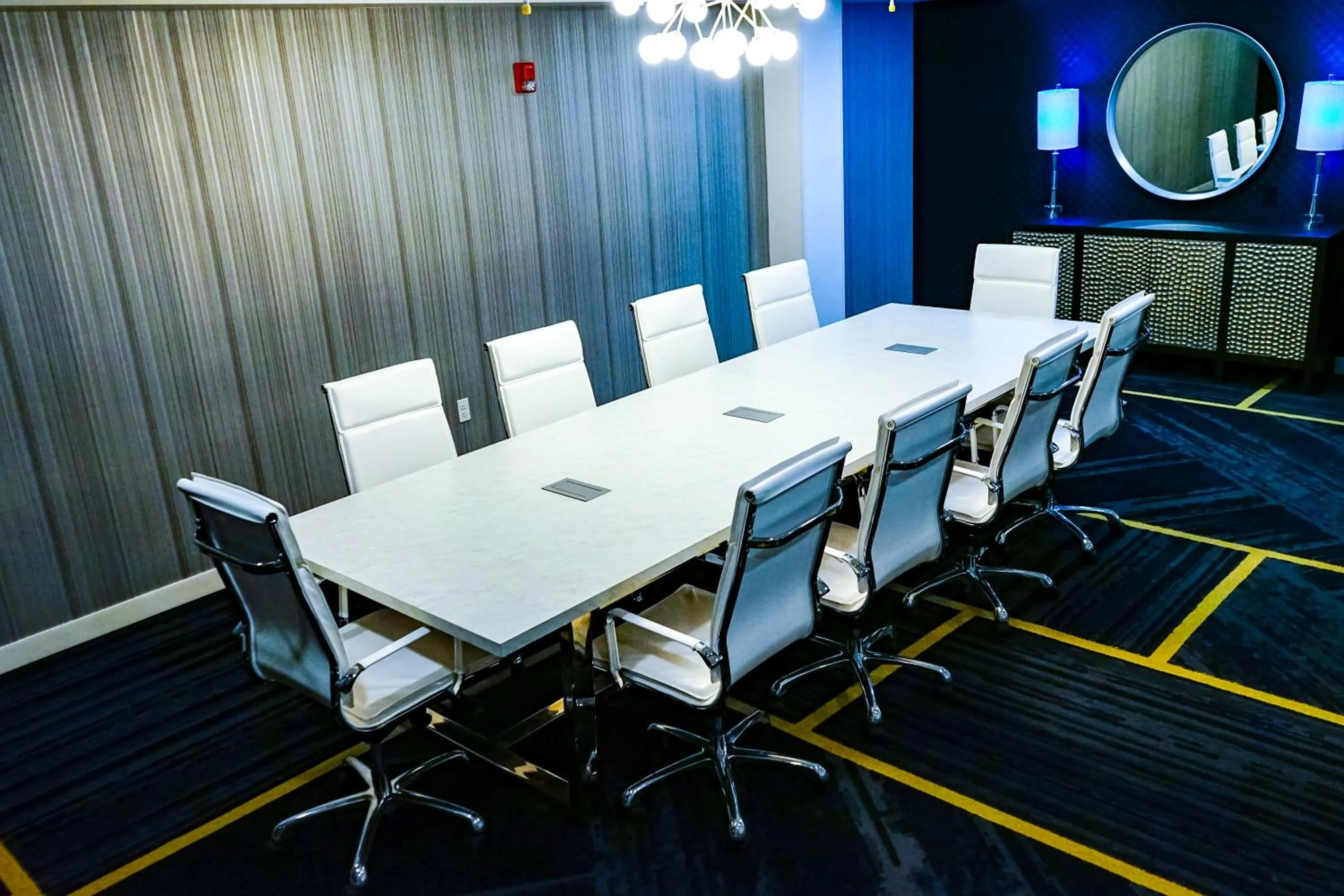 Meeting/conference room in Hampton Inn at Tin Lizzie Gaming Resort