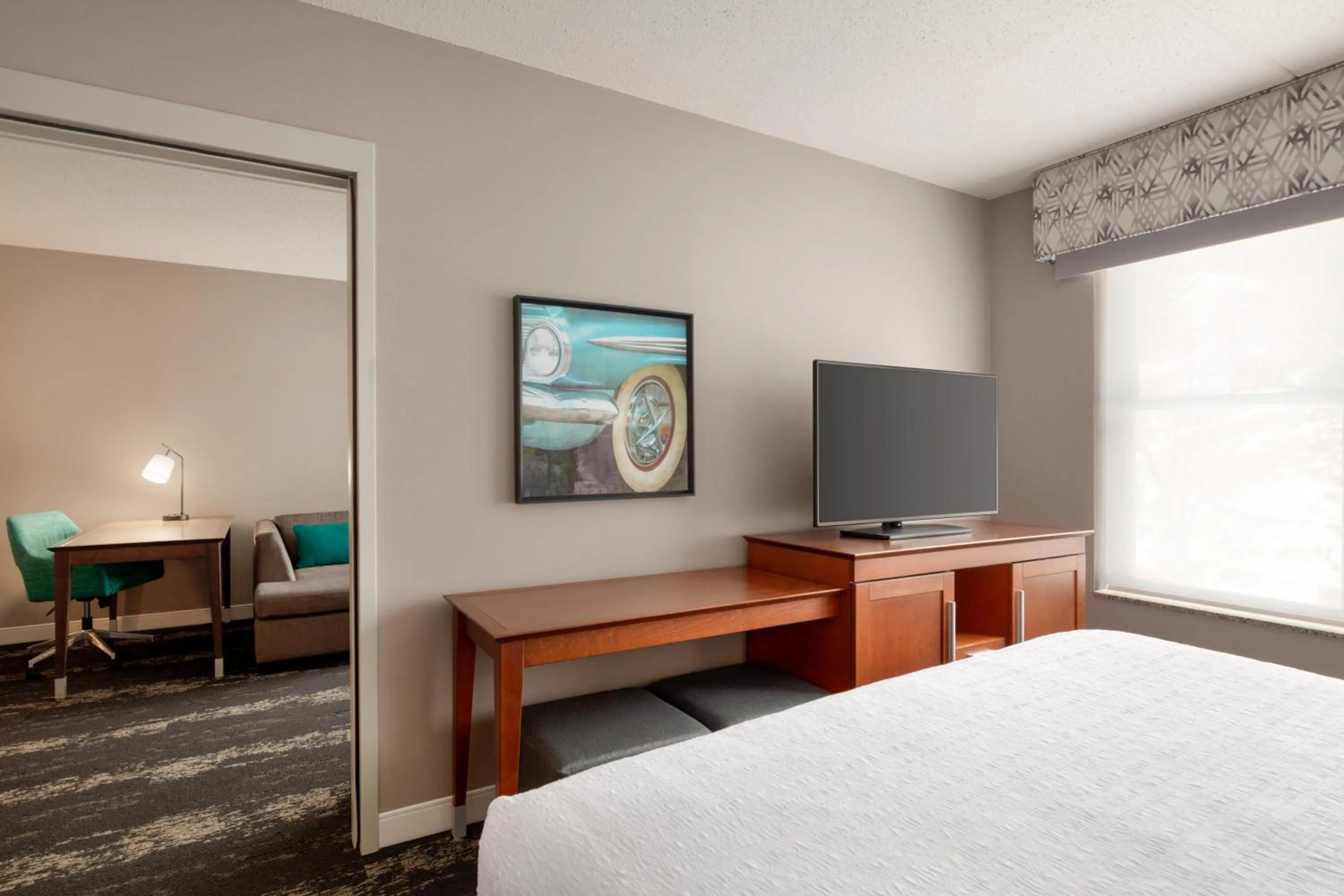 Bedroom, Bed in Hampton Inn at Tin Lizzie Gaming Resort