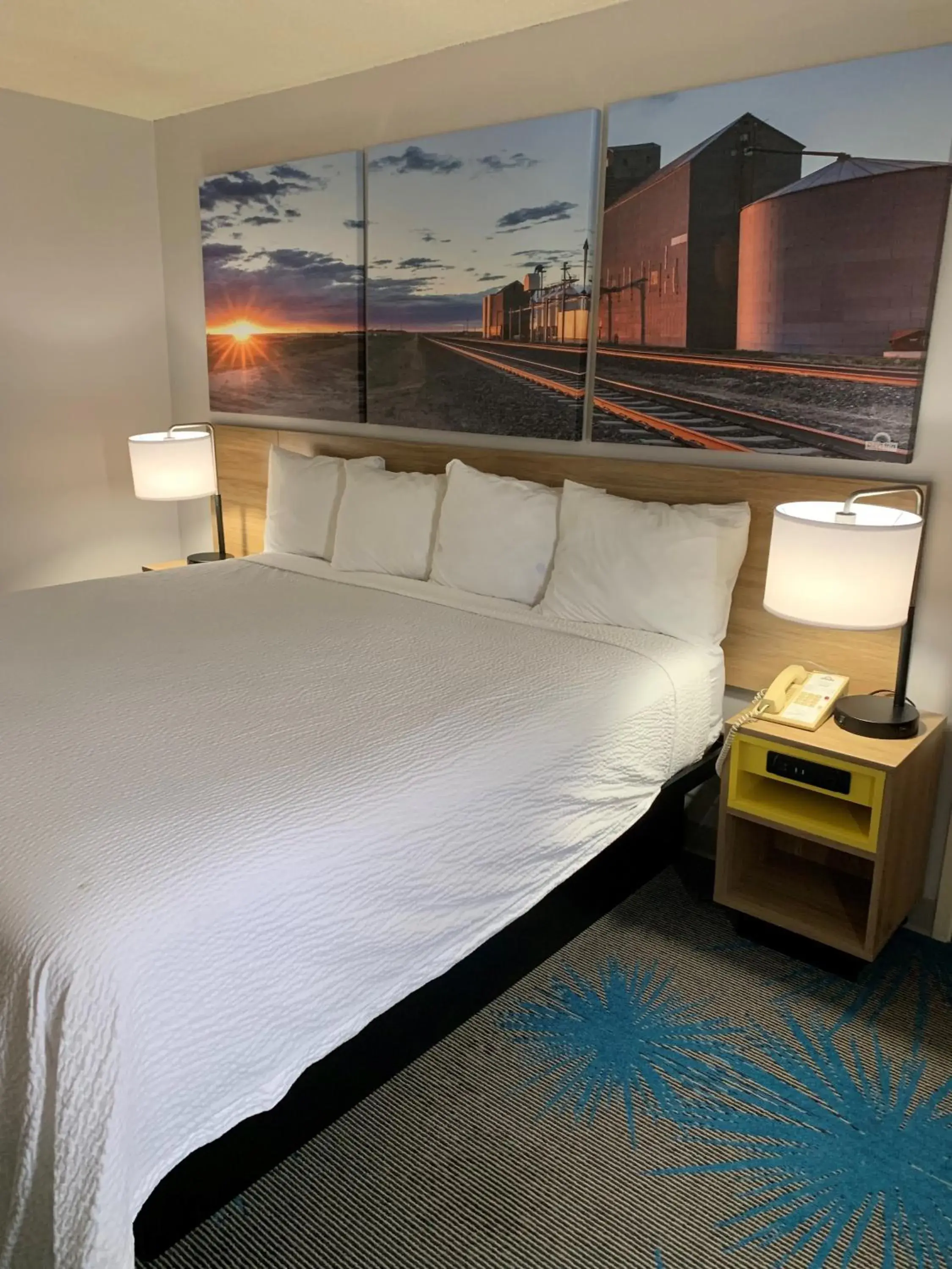 Bedroom, Bed in Days Inn by Wyndham Custer Bedroom, Bed in Days Inn by Wyndham Custer