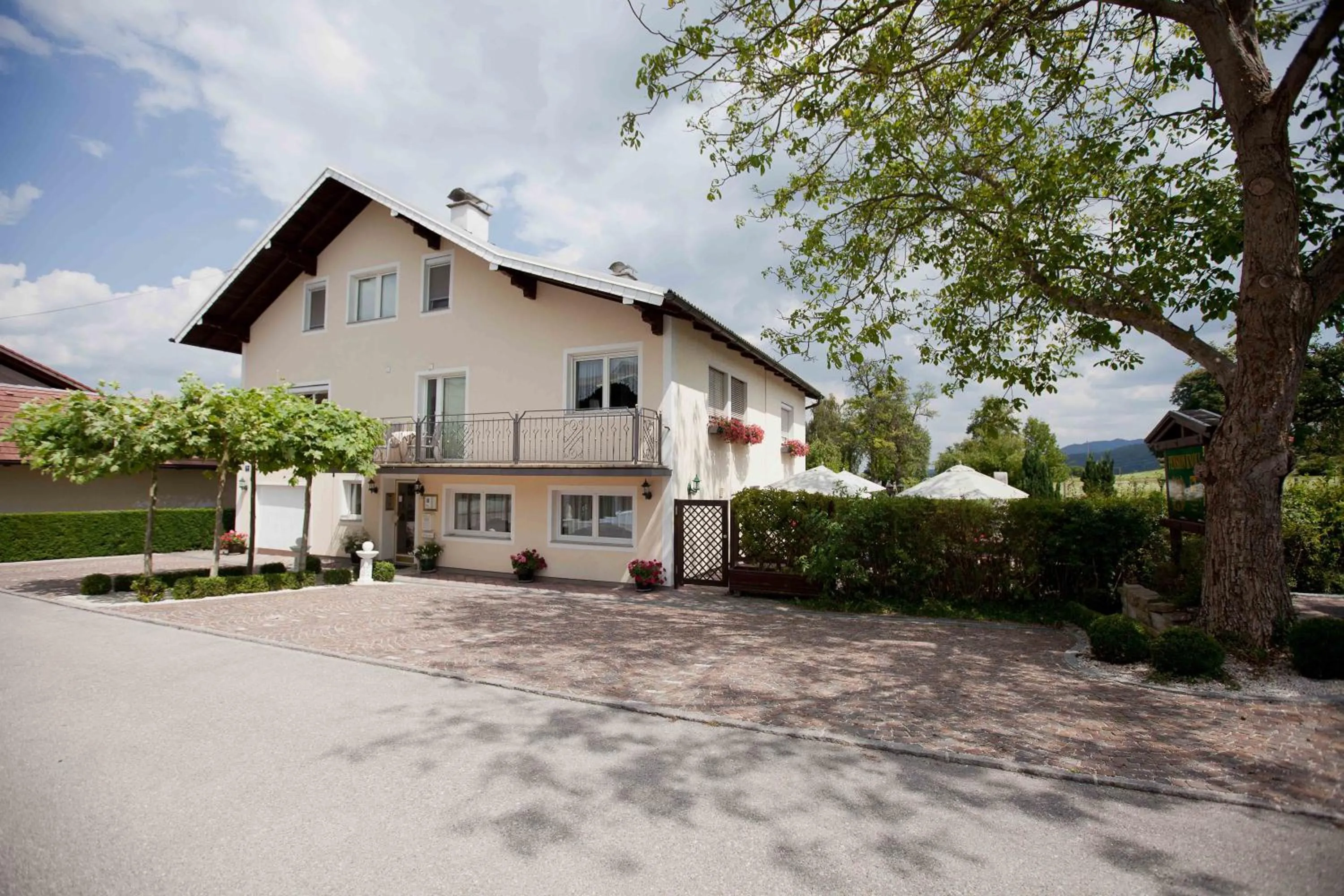 Property building in Pension Knoll