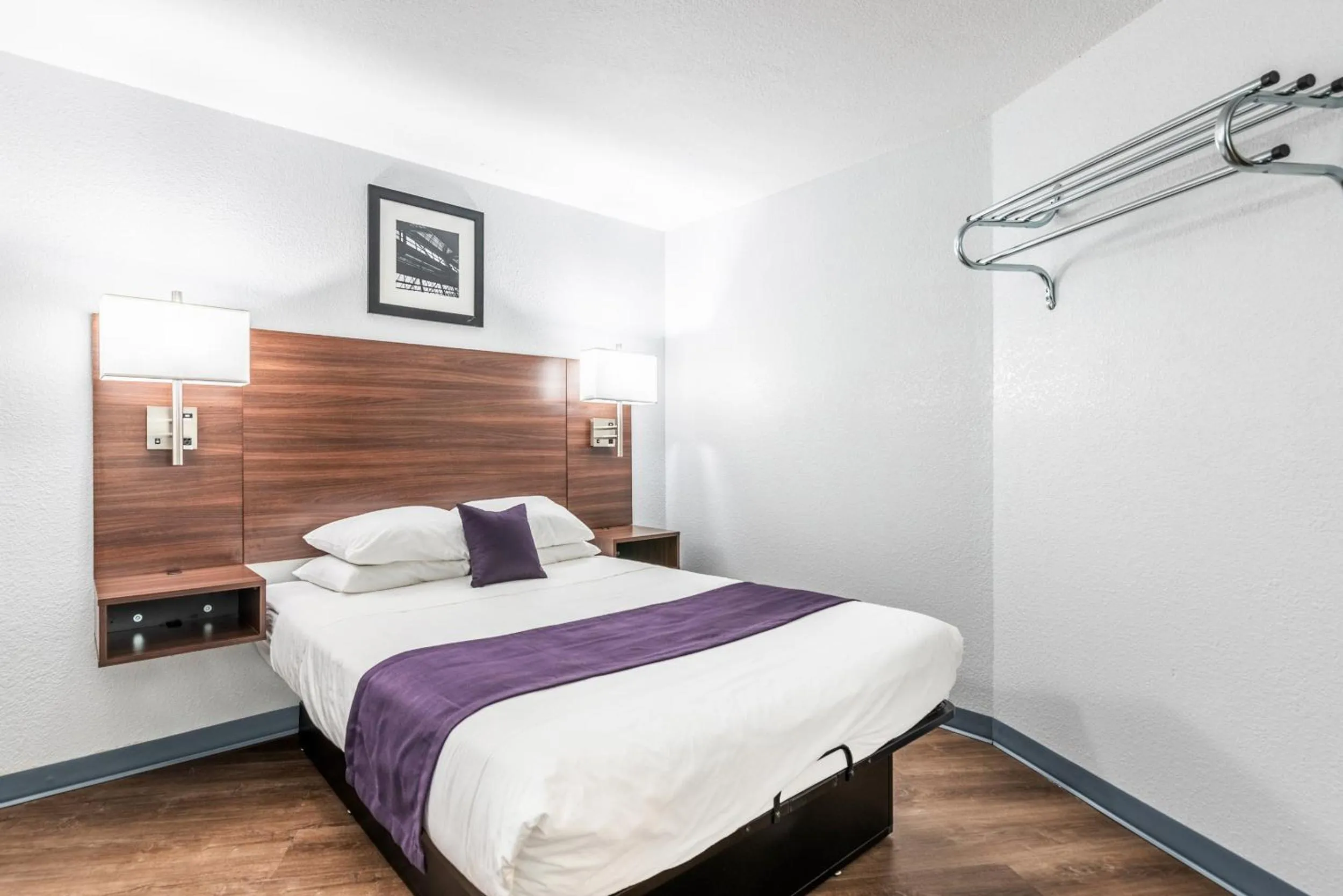 Bed in Americas Best Value Inn Searcy