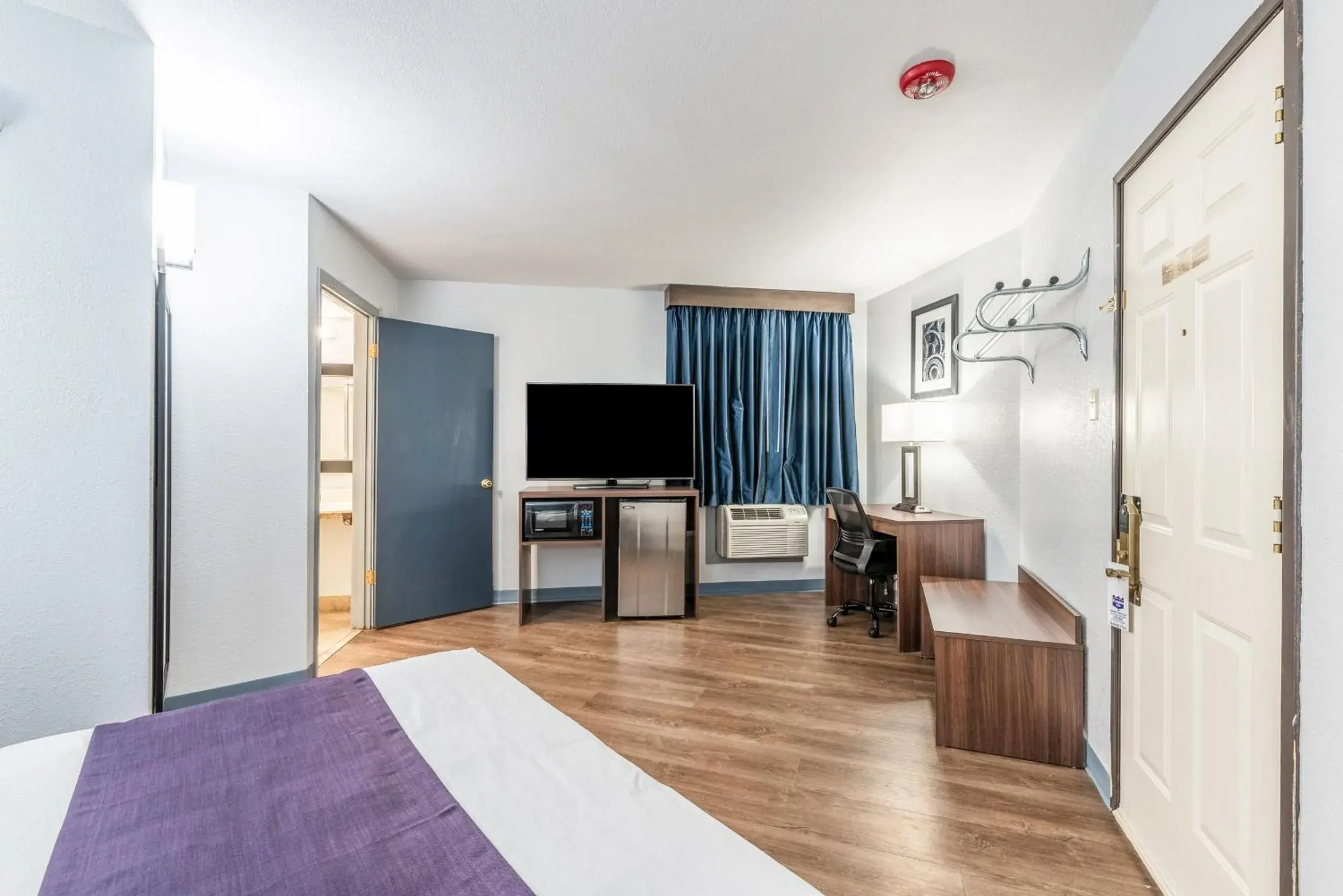 Photo of the whole room, Bed in Americas Best Value Inn Searcy Photo of the whole room, Bed in Americas Best Value Inn Searcy