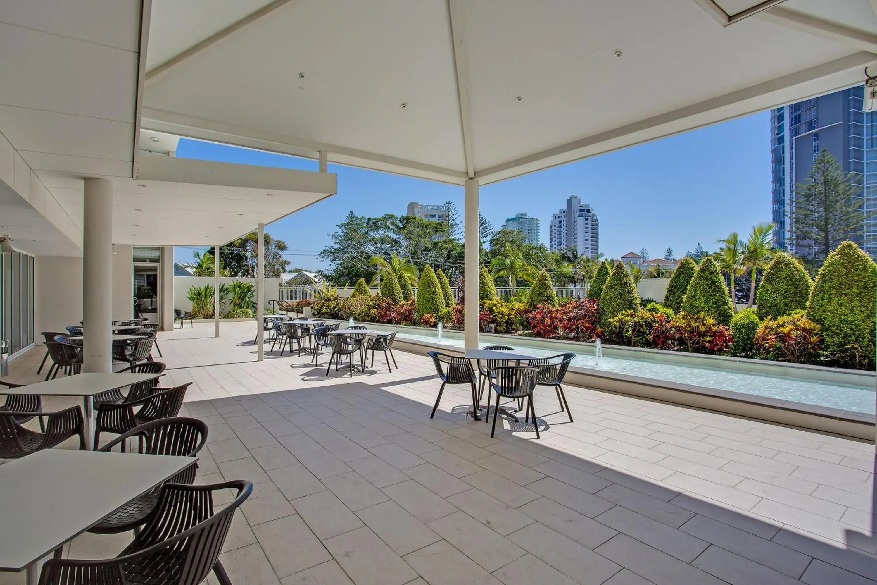 Swimming pool in Mantra Twin Towns Swimming pool in Mantra Twin Towns