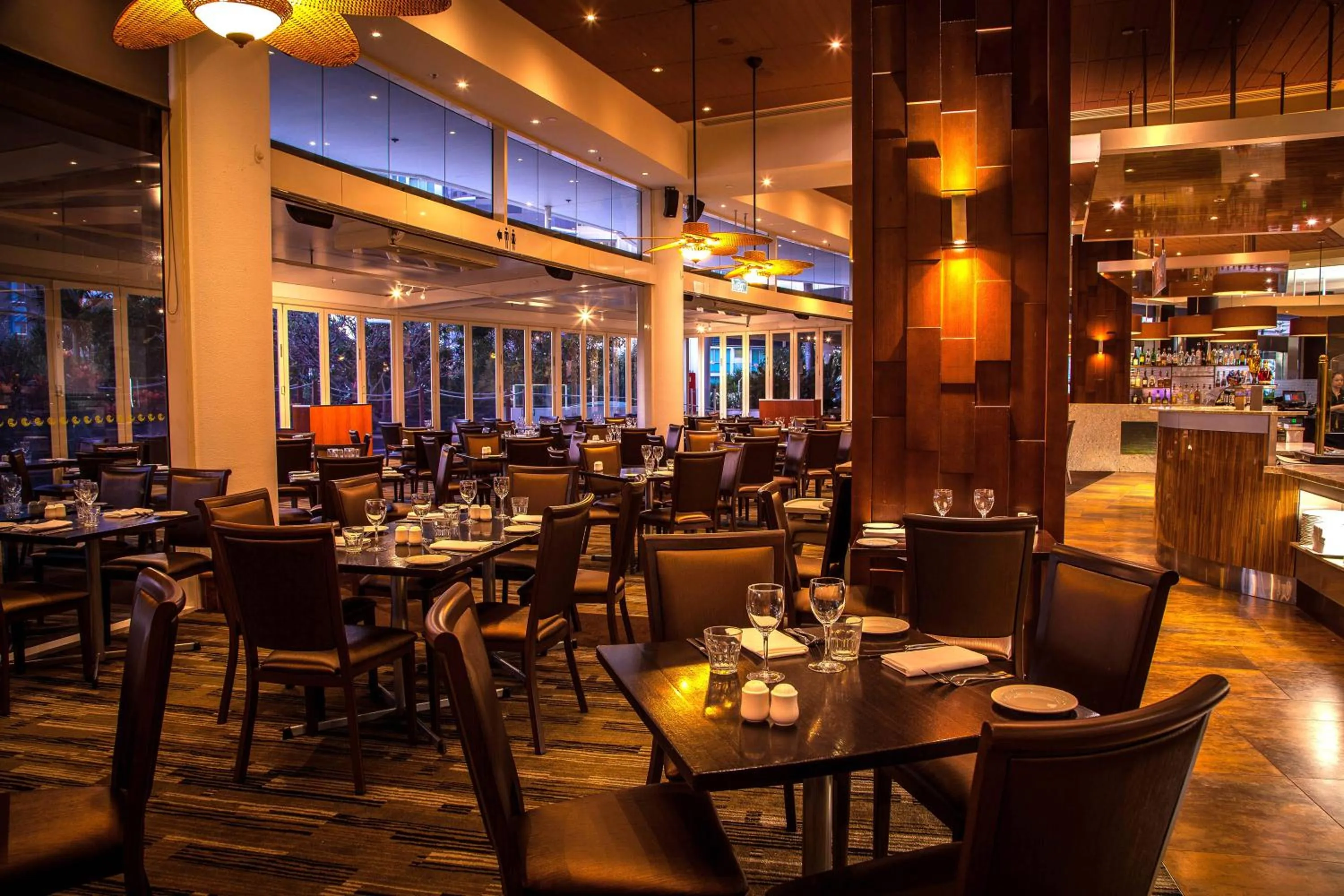 Restaurant/places to eat in Mantra Twin Towns