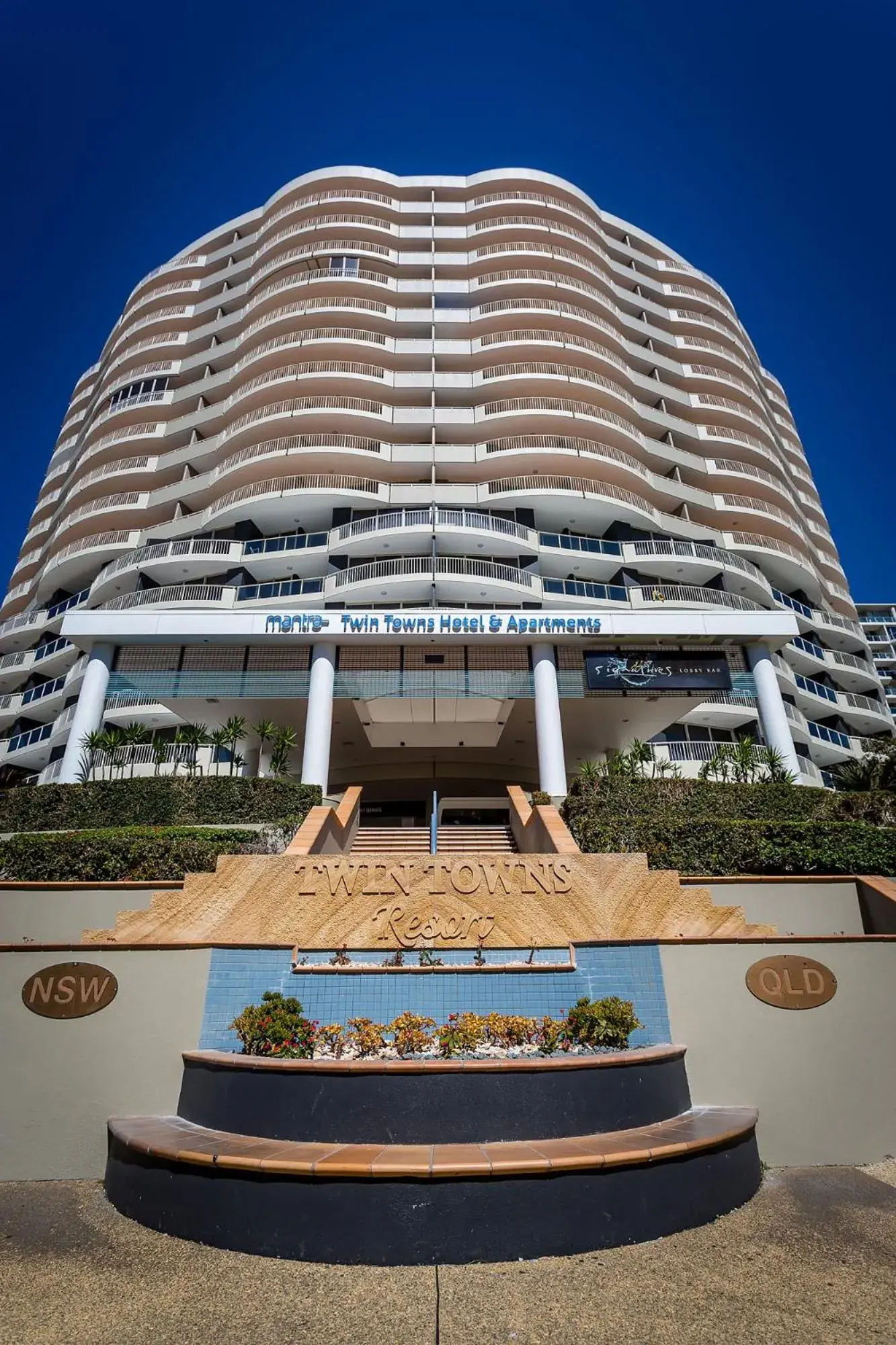 Facade/entrance in Mantra Twin Towns Facade/entrance in Mantra Twin Towns