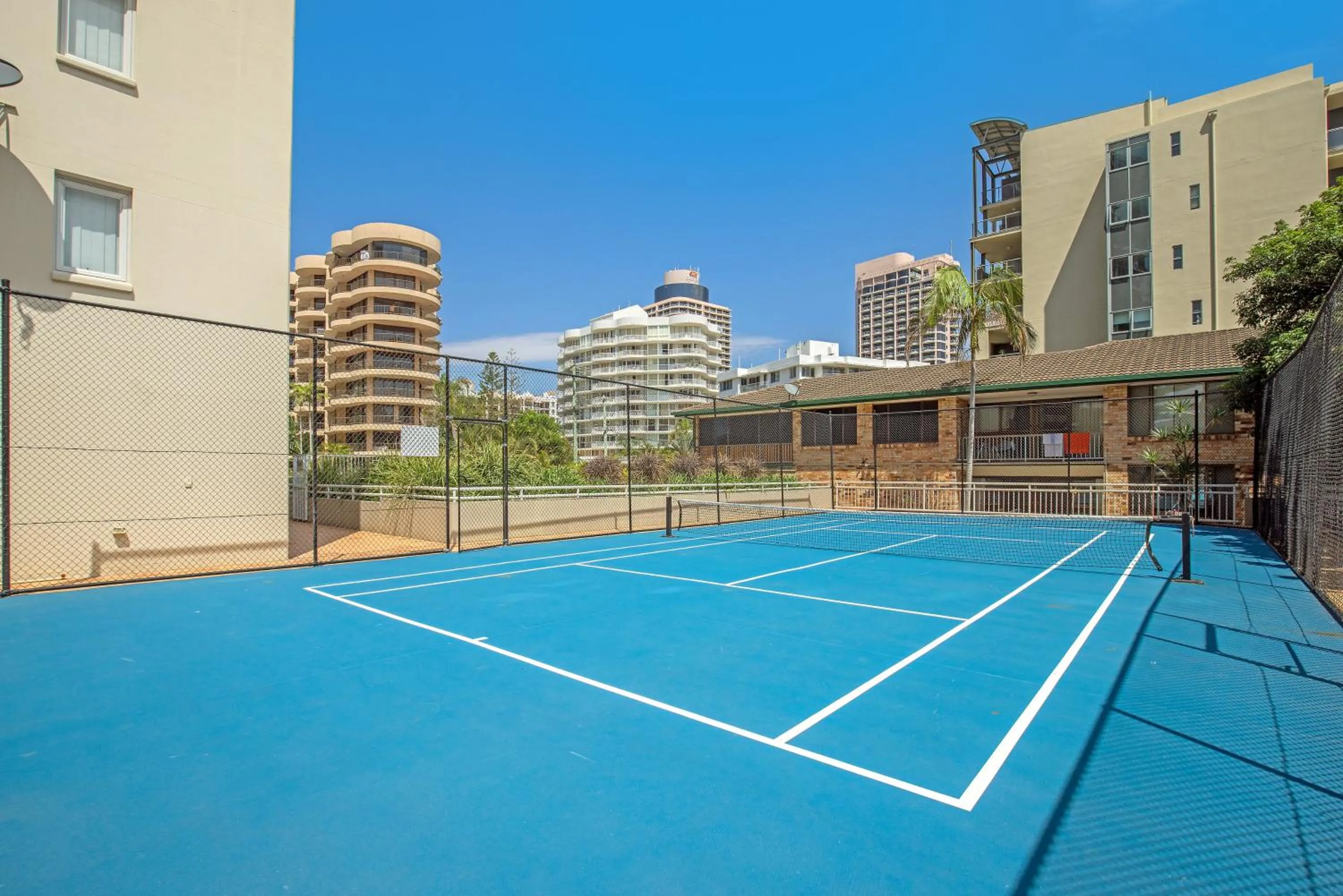 Tennis court in Wharf Boutique Apartments