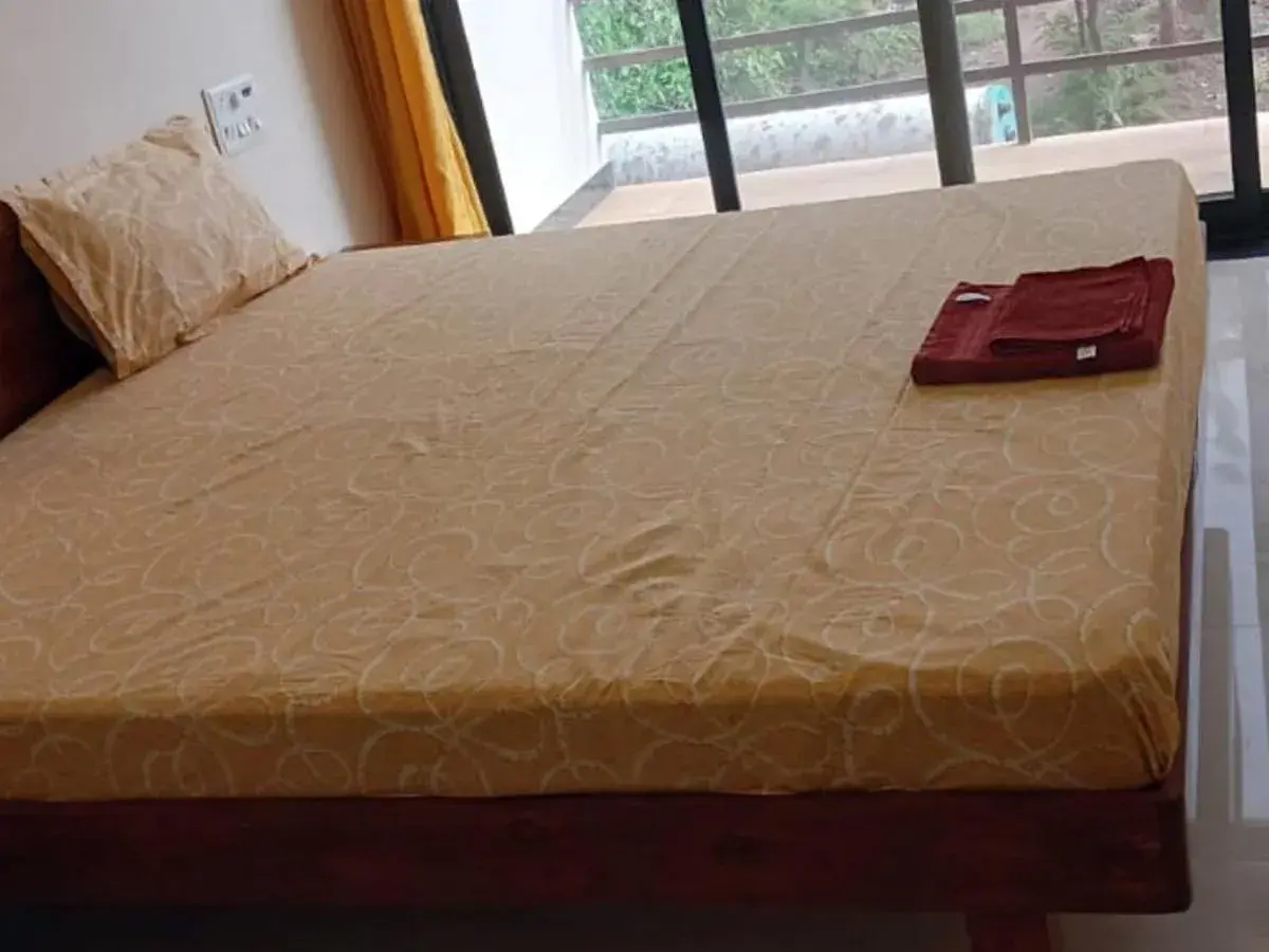Deluxe Double Room with Balcony in Hiran Holidays Deluxe Double Room with Balcony in Hiran Holidays