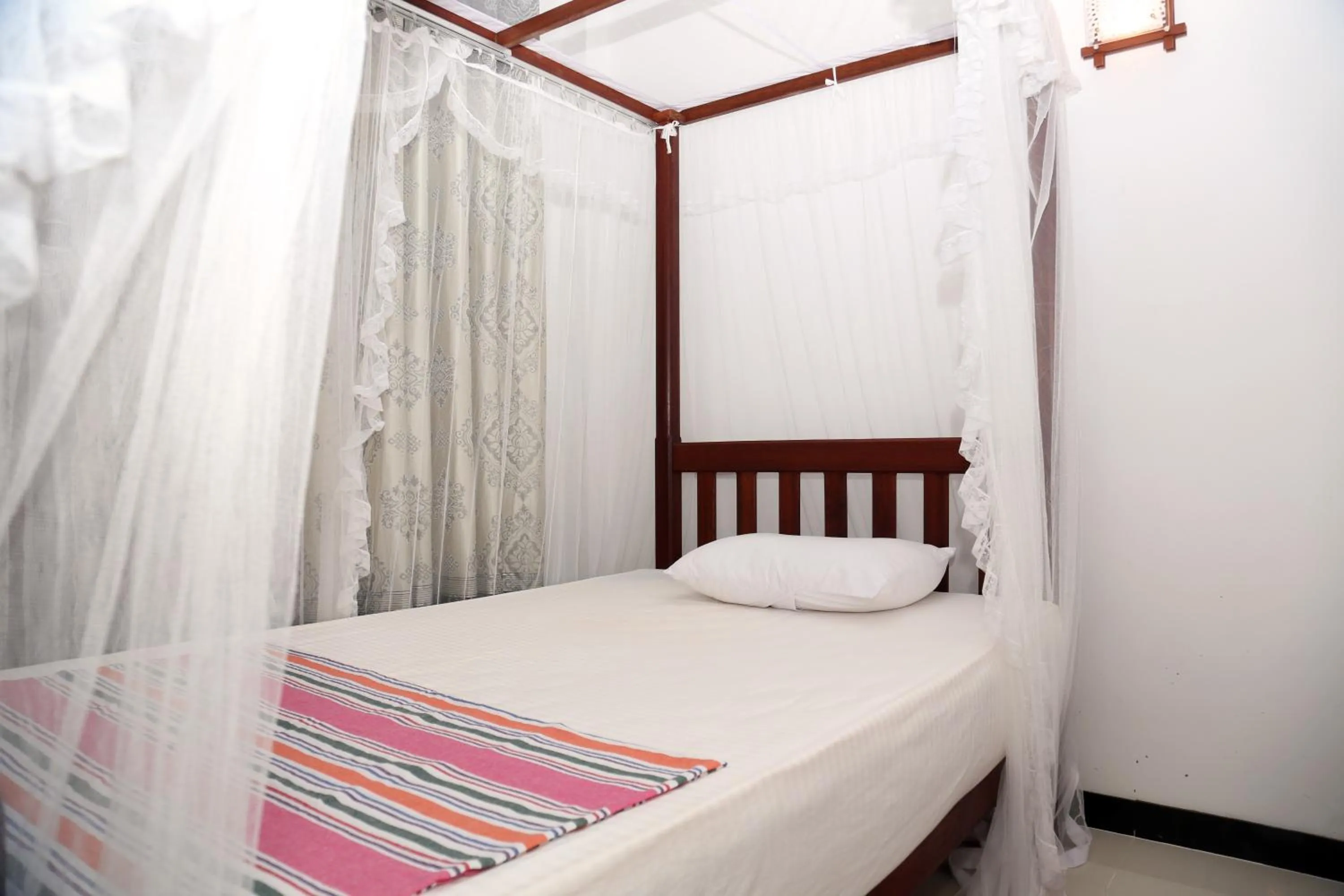 Bedroom, Bed in Gihan Guesthouse