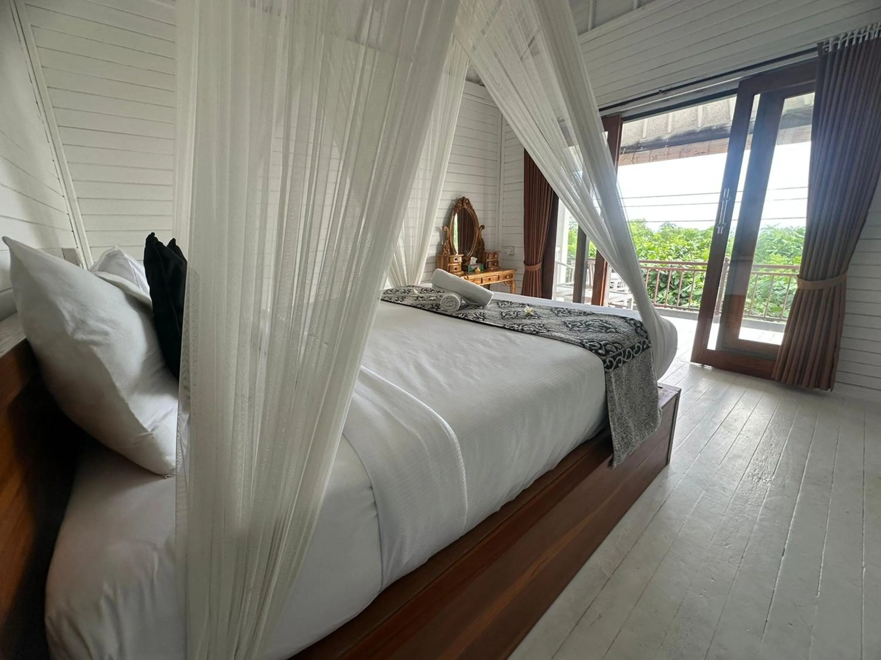 Bed in Blue Lagoon Secret Villas