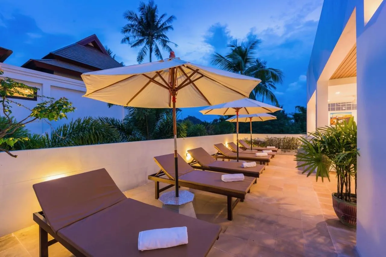 Swimming pool in Penthouse Savoye