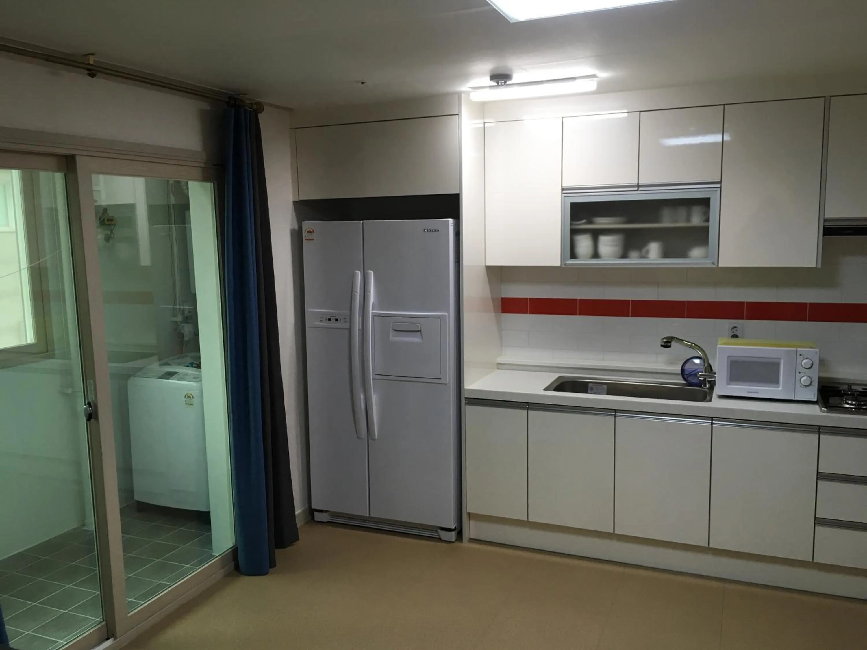 Coffee/tea facilities in Hotel Joy near Camp Humphres