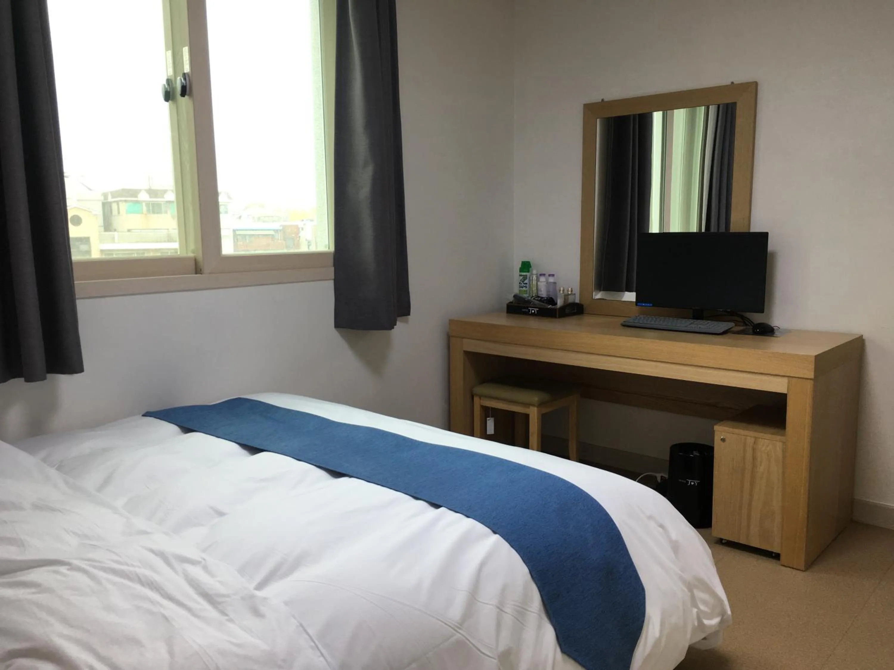 Bed in Hotel Joy near Camp Humphres