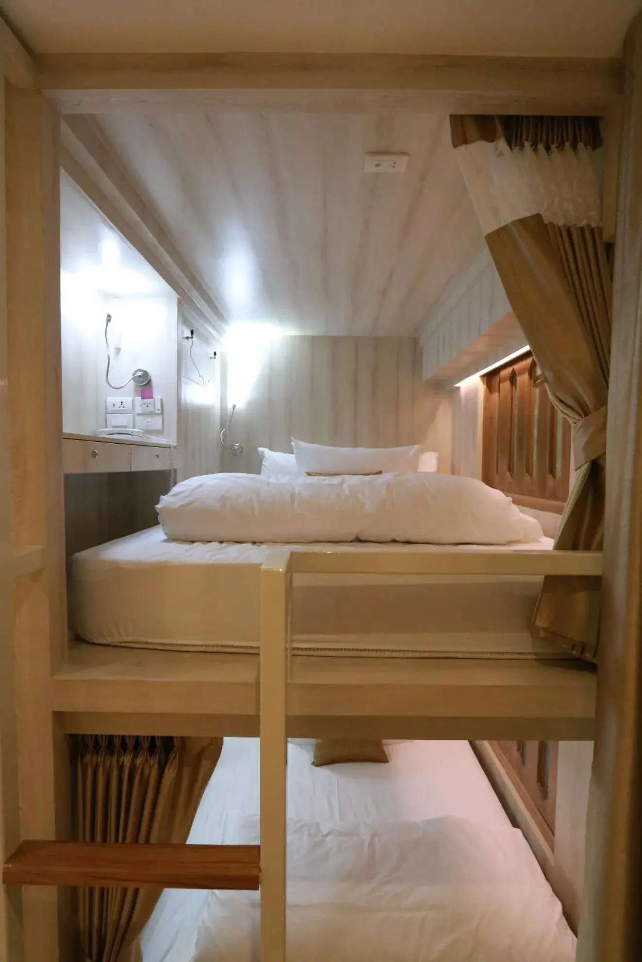 Bed in Mariya Lady Hostel Suvarnabhumi Airport Bed in Mariya Lady Hostel Suvarnabhumi Airport