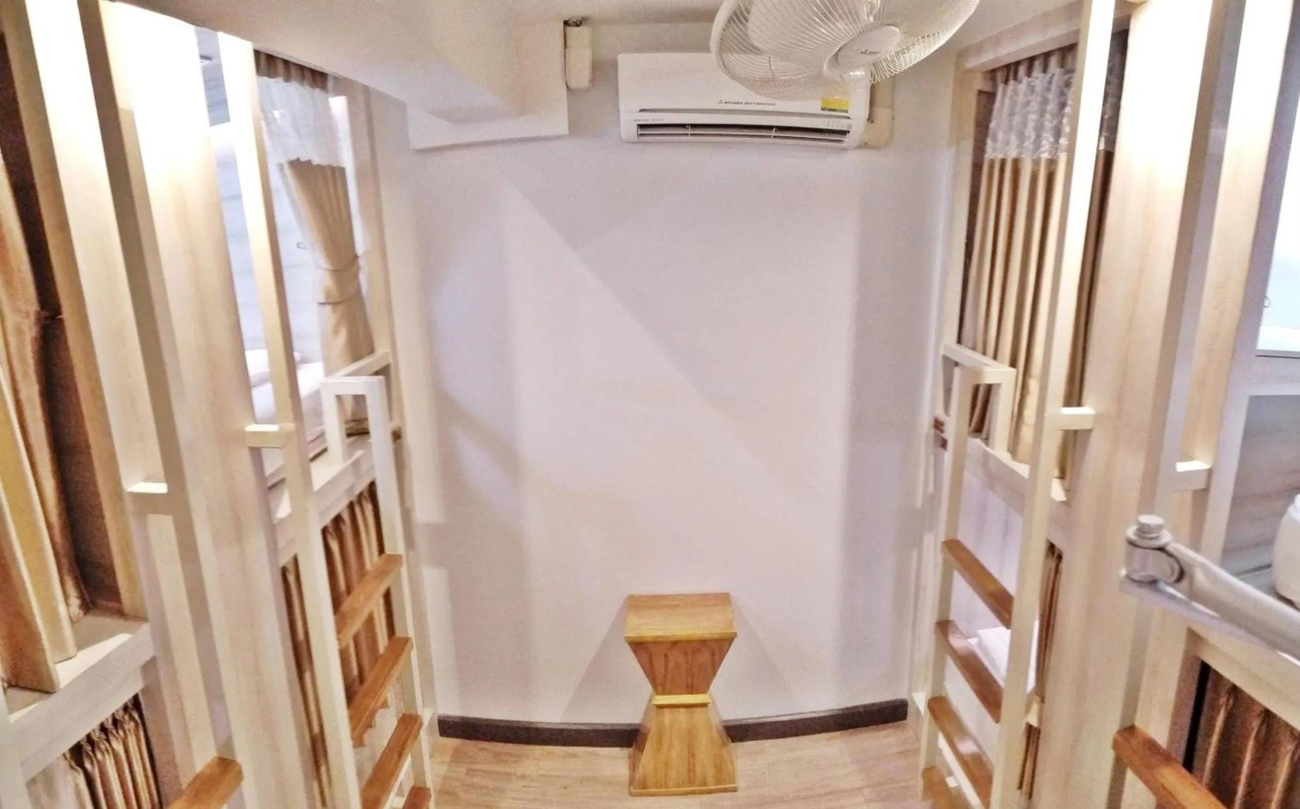 Photo of the whole room in Mariya Lady Hostel Suvarnabhumi Airport