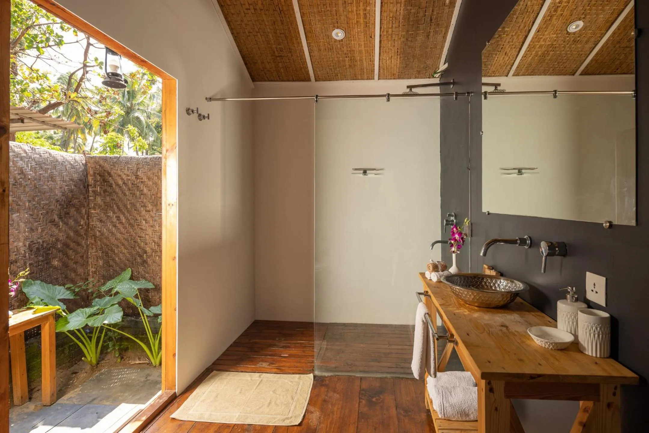 Shower in Palm Forest Palolem