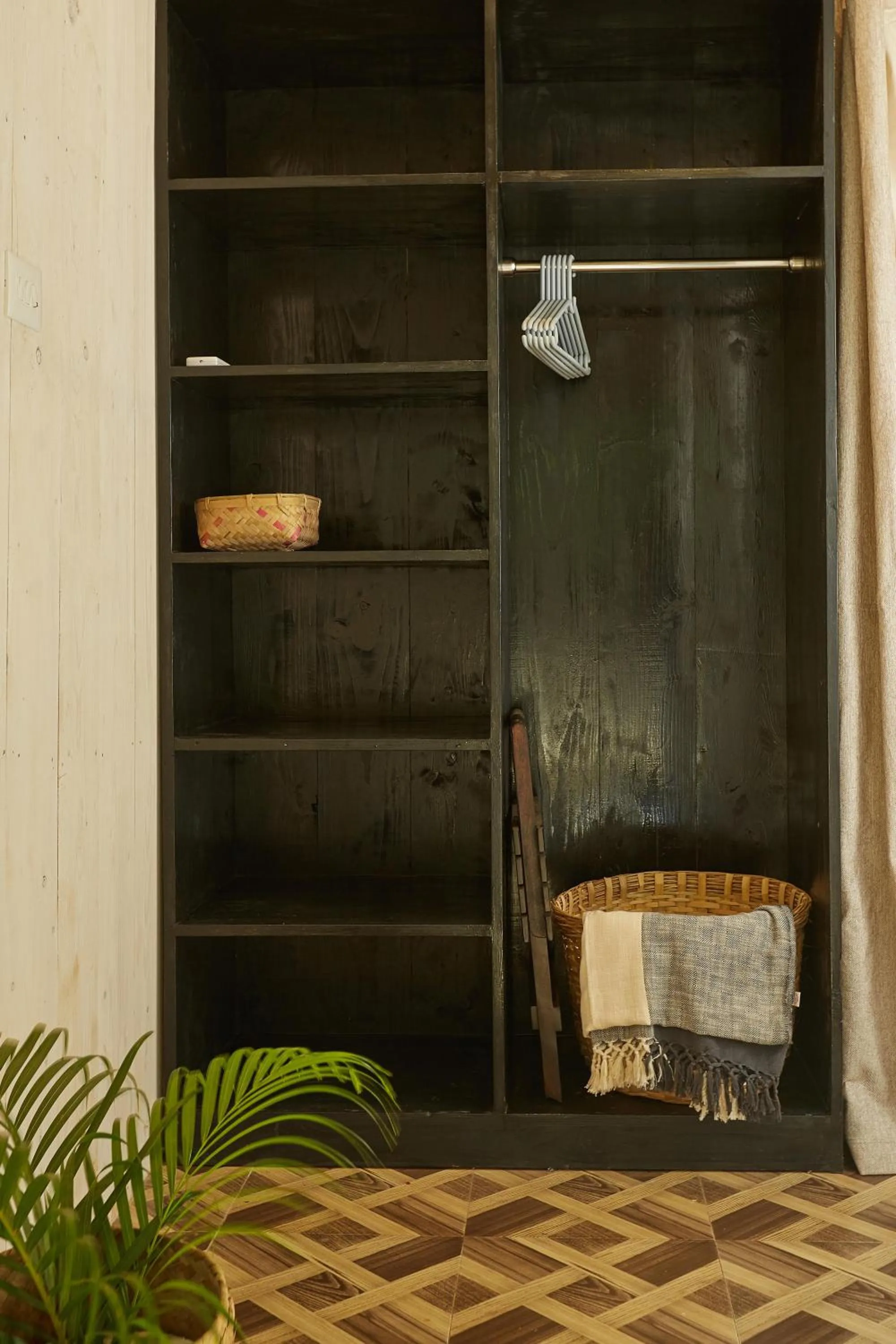 Decorative detail in Palm Forest Palolem