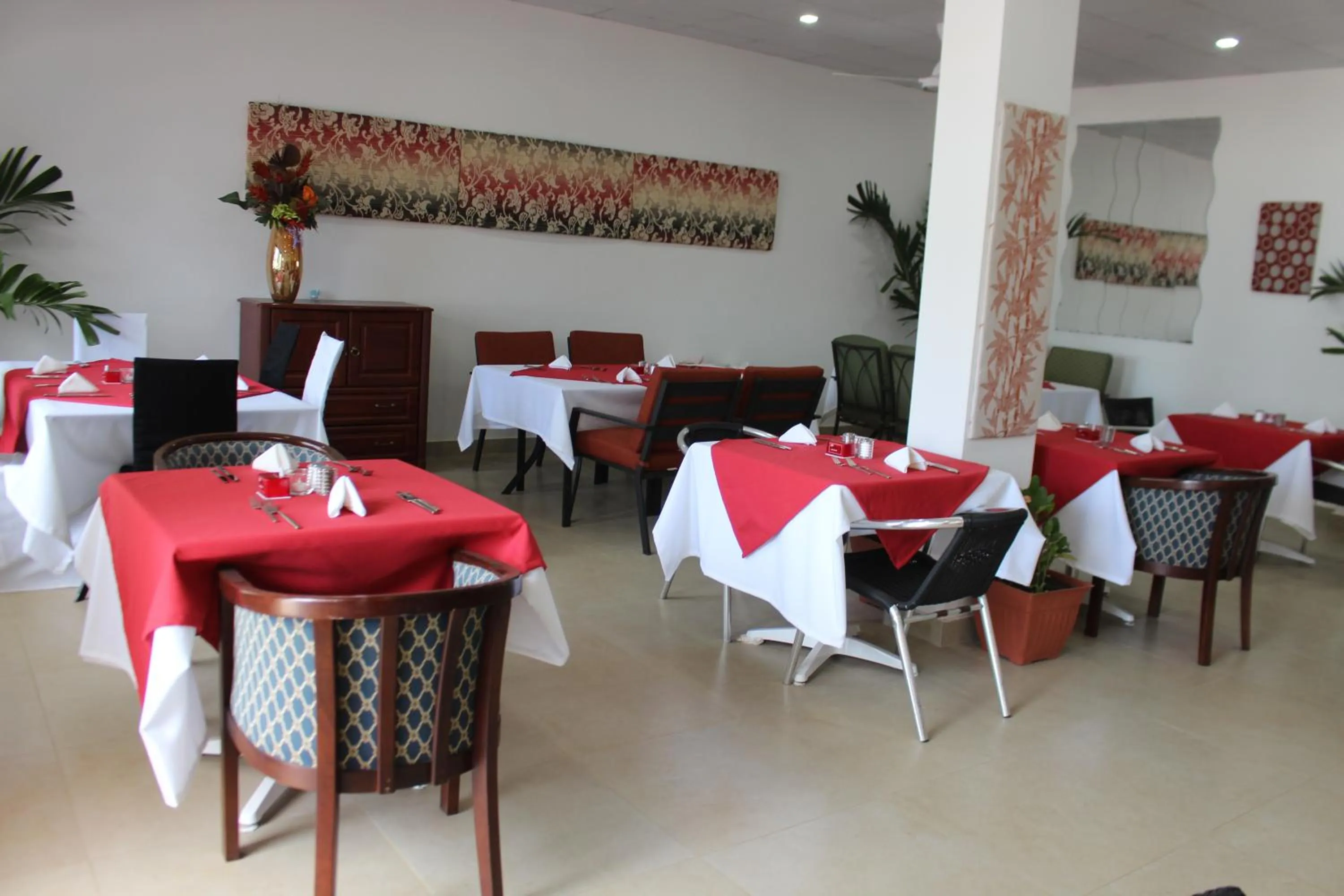 Restaurant/places to eat in Swiss Boutique Hotel