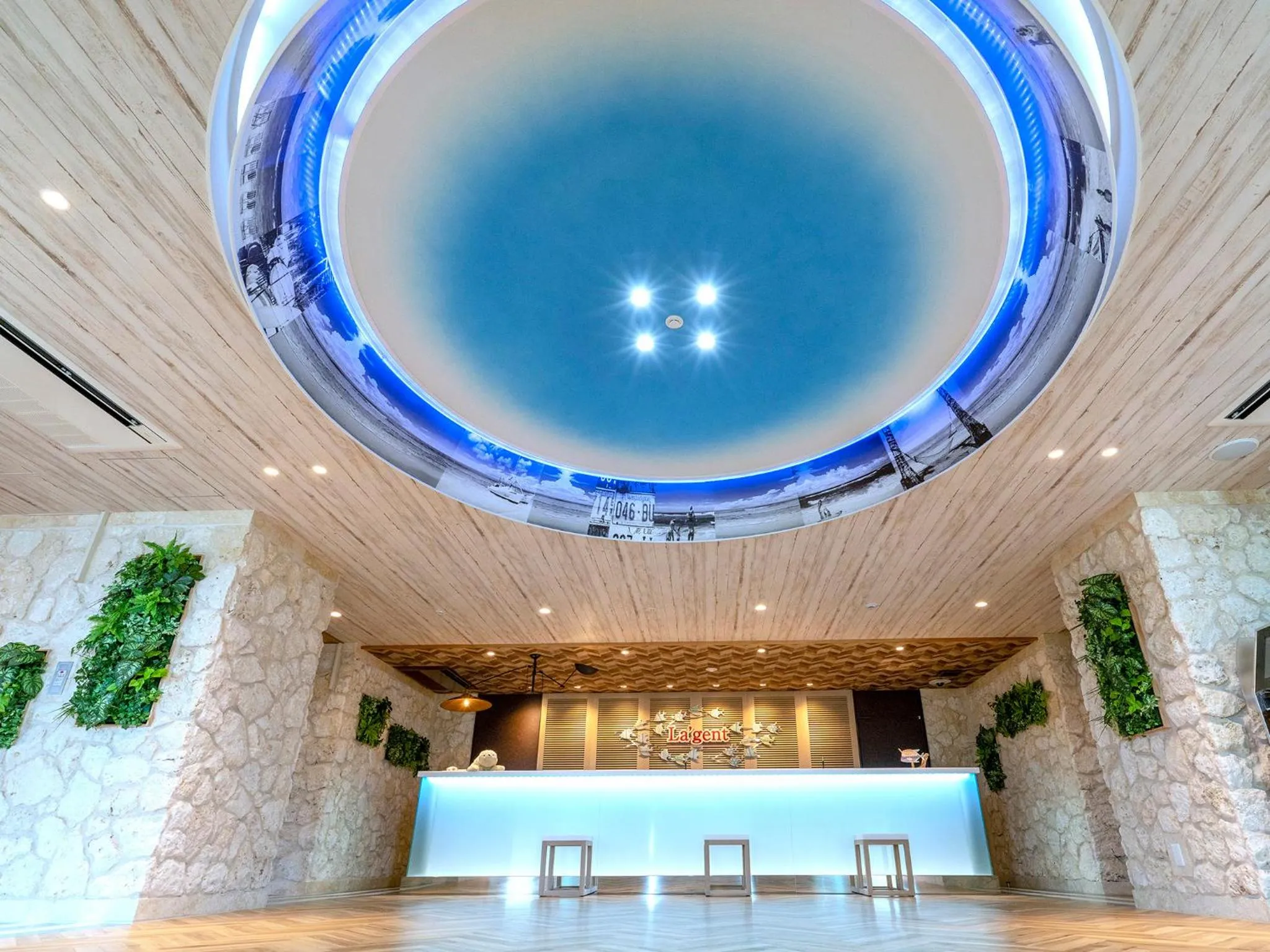 Lobby or reception in La'gent Hotel Okinawa Chatan Hotel and Hostel