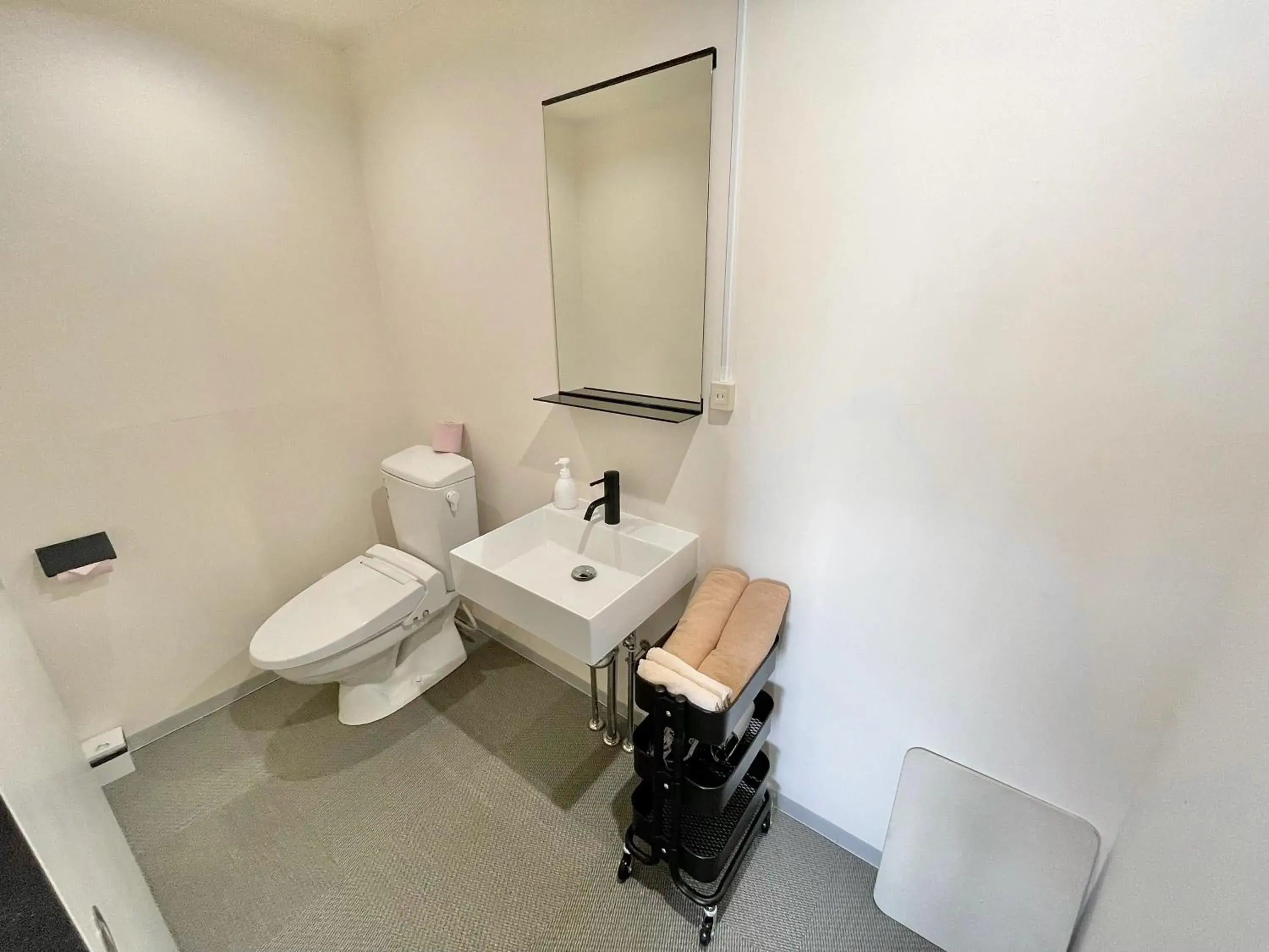 Twin Room with Extra Bed in Book Tea Bed IZUOSHIMA Twin Room with Extra Bed in Book Tea Bed IZUOSHIMA