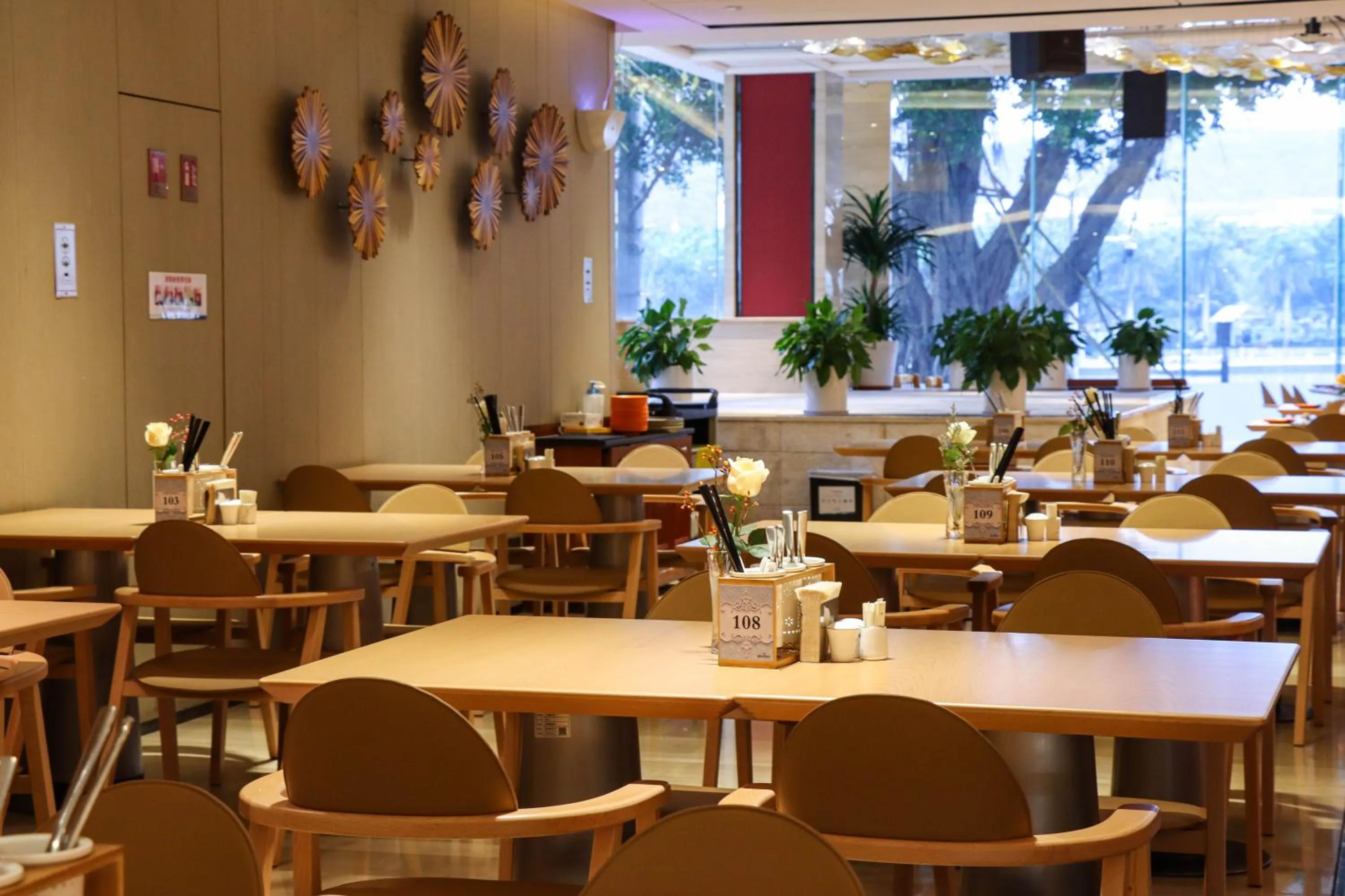 Xiamen Airlines Lakeside Hotel