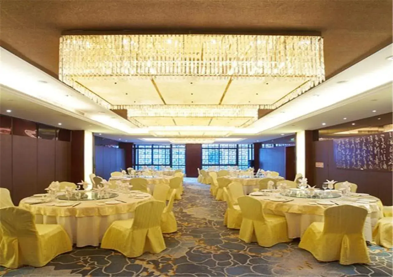 Restaurant/places to eat in Xiamen Airlines Lakeside Hotel Restaurant/places to eat in Xiamen Airlines Lakeside Hotel