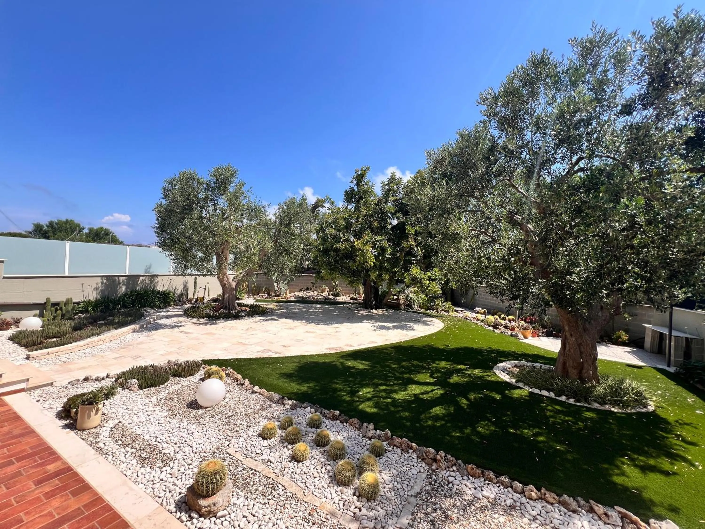 Garden view in B&B La Rosa Blu