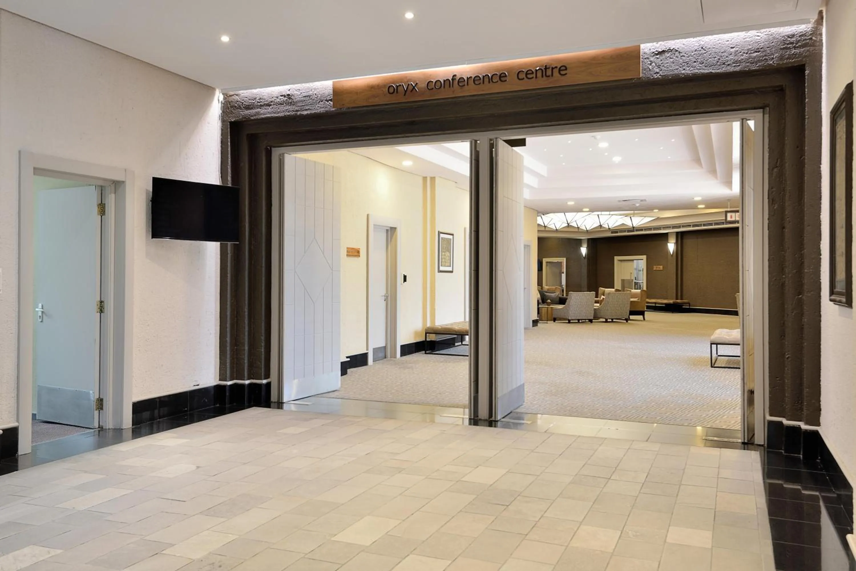 Lobby or reception, Bed in Windhoek Country Club Resort