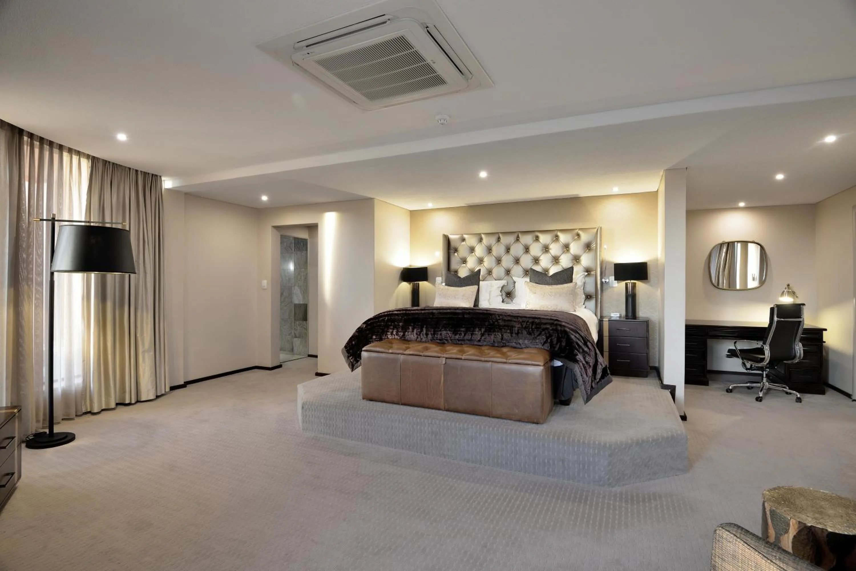 Photo of the whole room, Bed in Windhoek Country Club Resort