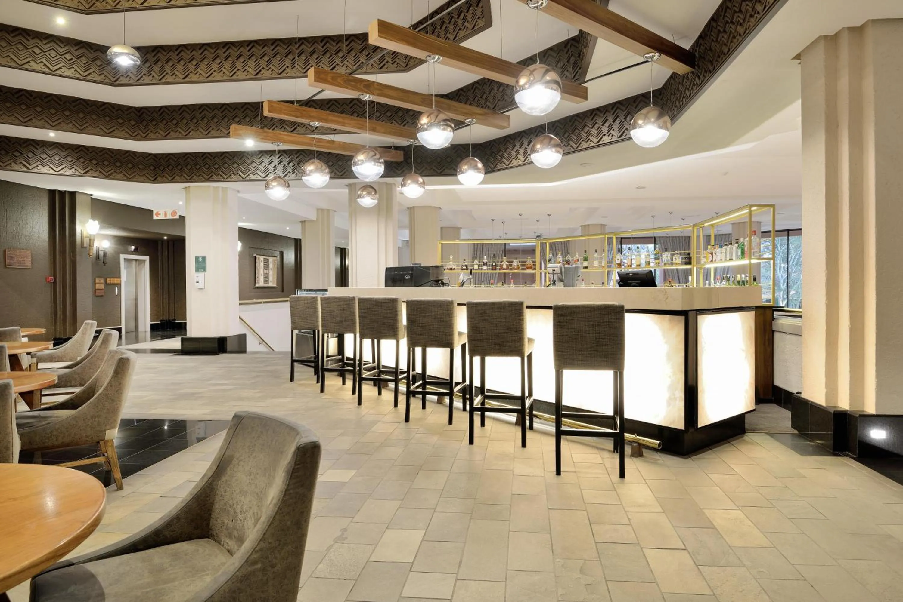 Lounge or bar in Windhoek Country Club Resort