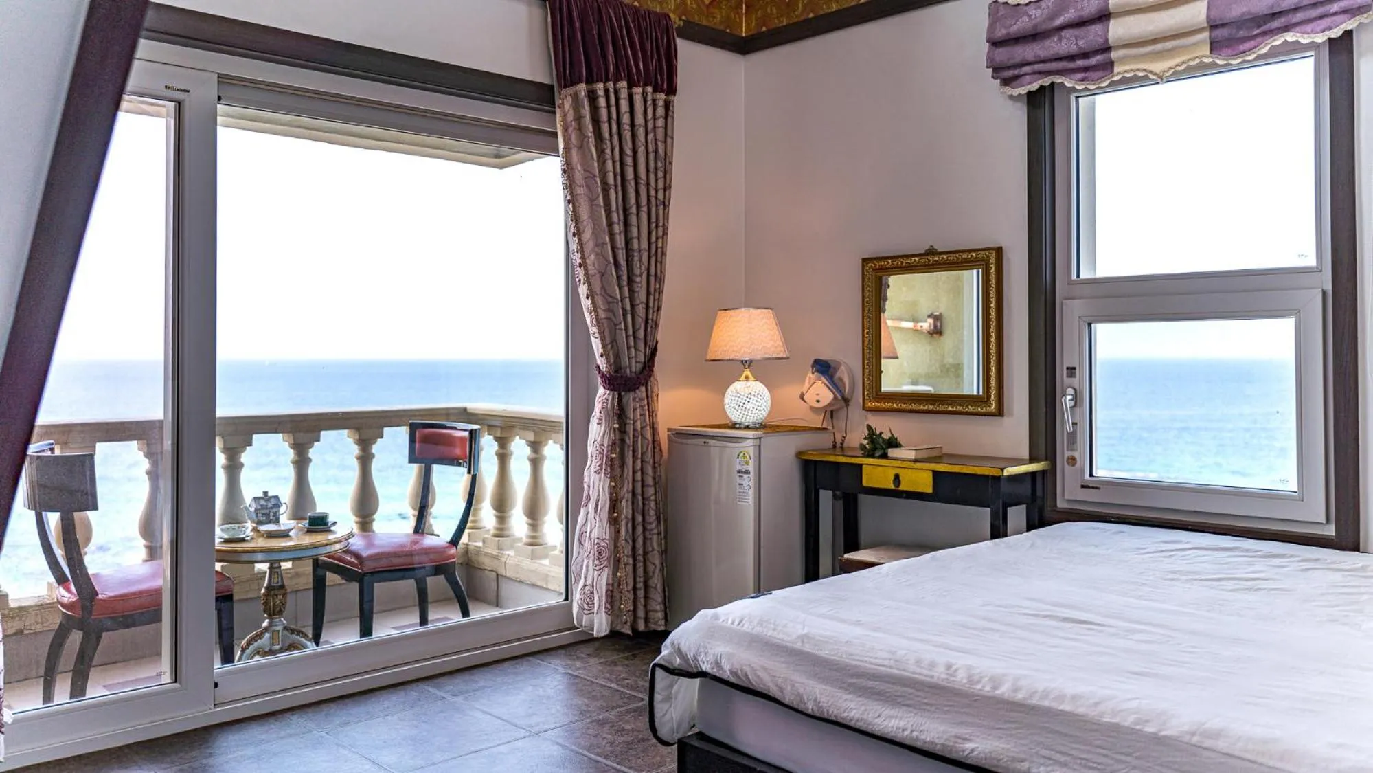 Balcony/Terrace, Bed in Pension Badawa