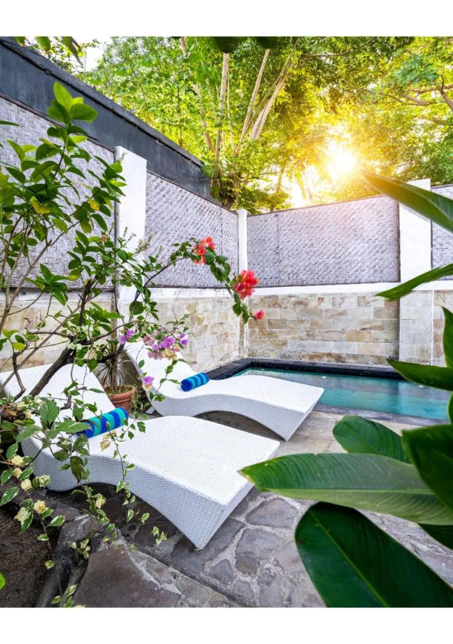 Patio in Tír na nÓg Beachfront Resort