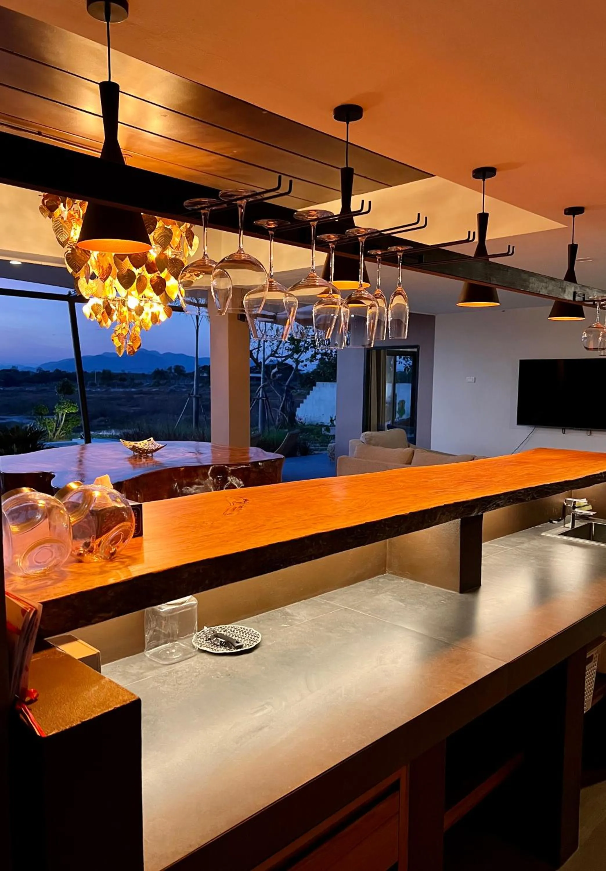 Food and drinks in I love phants Lodge