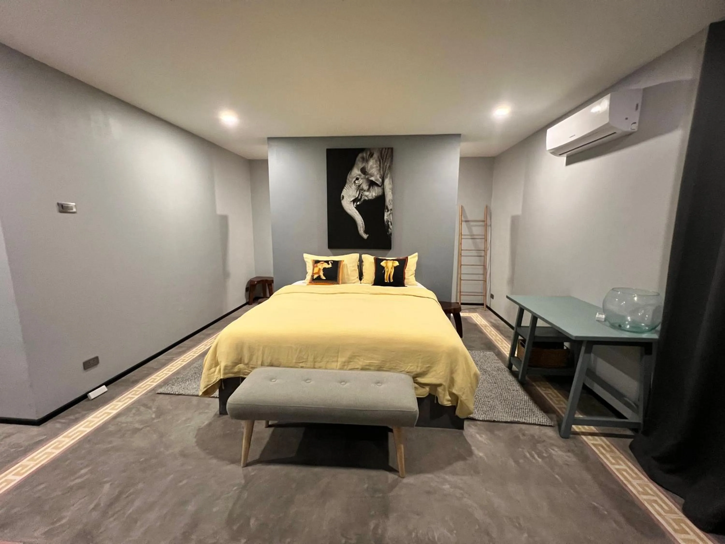 Bedroom, Bed in I love phants Lodge