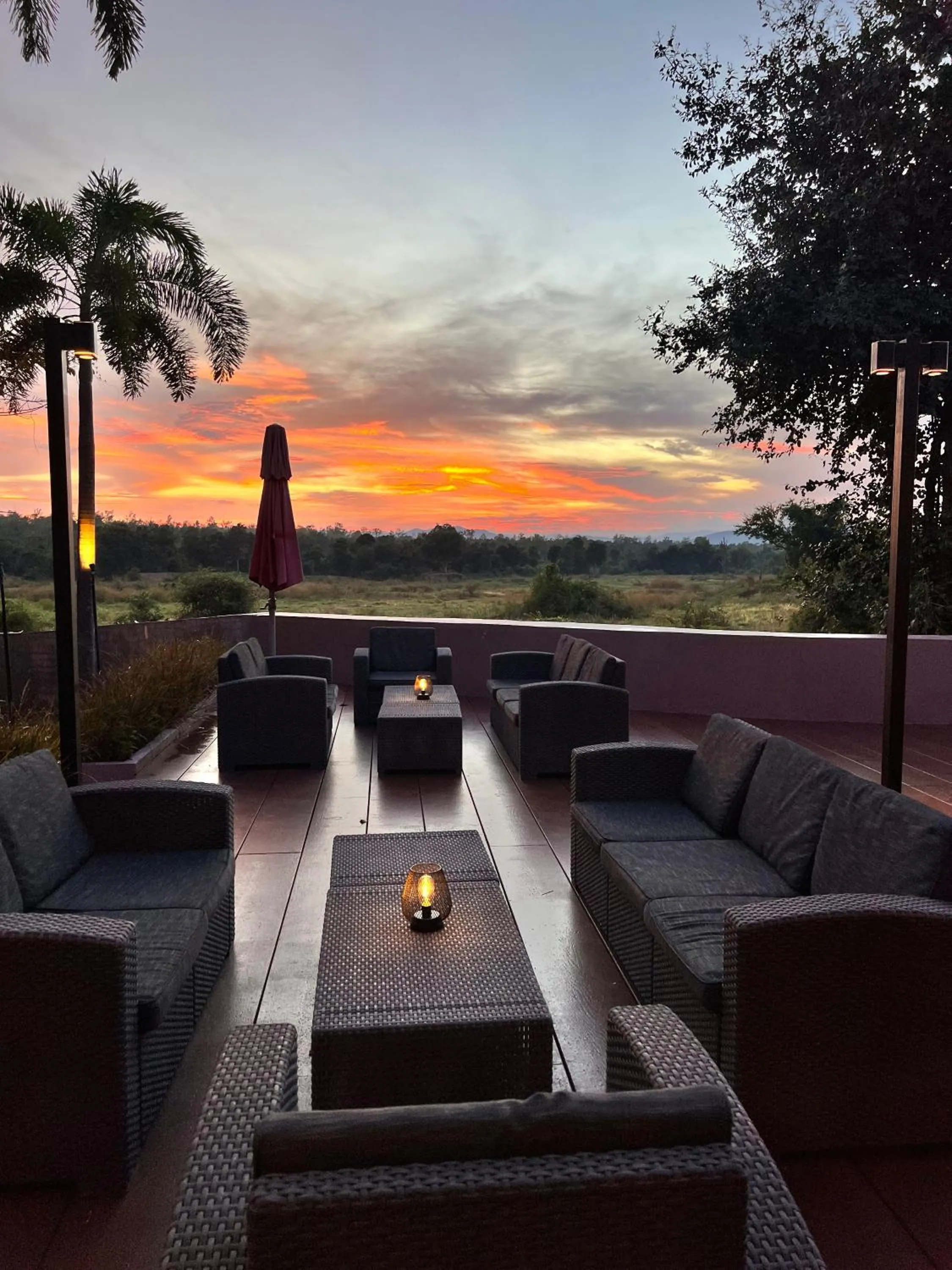 Restaurant/places to eat in I love phants Lodge