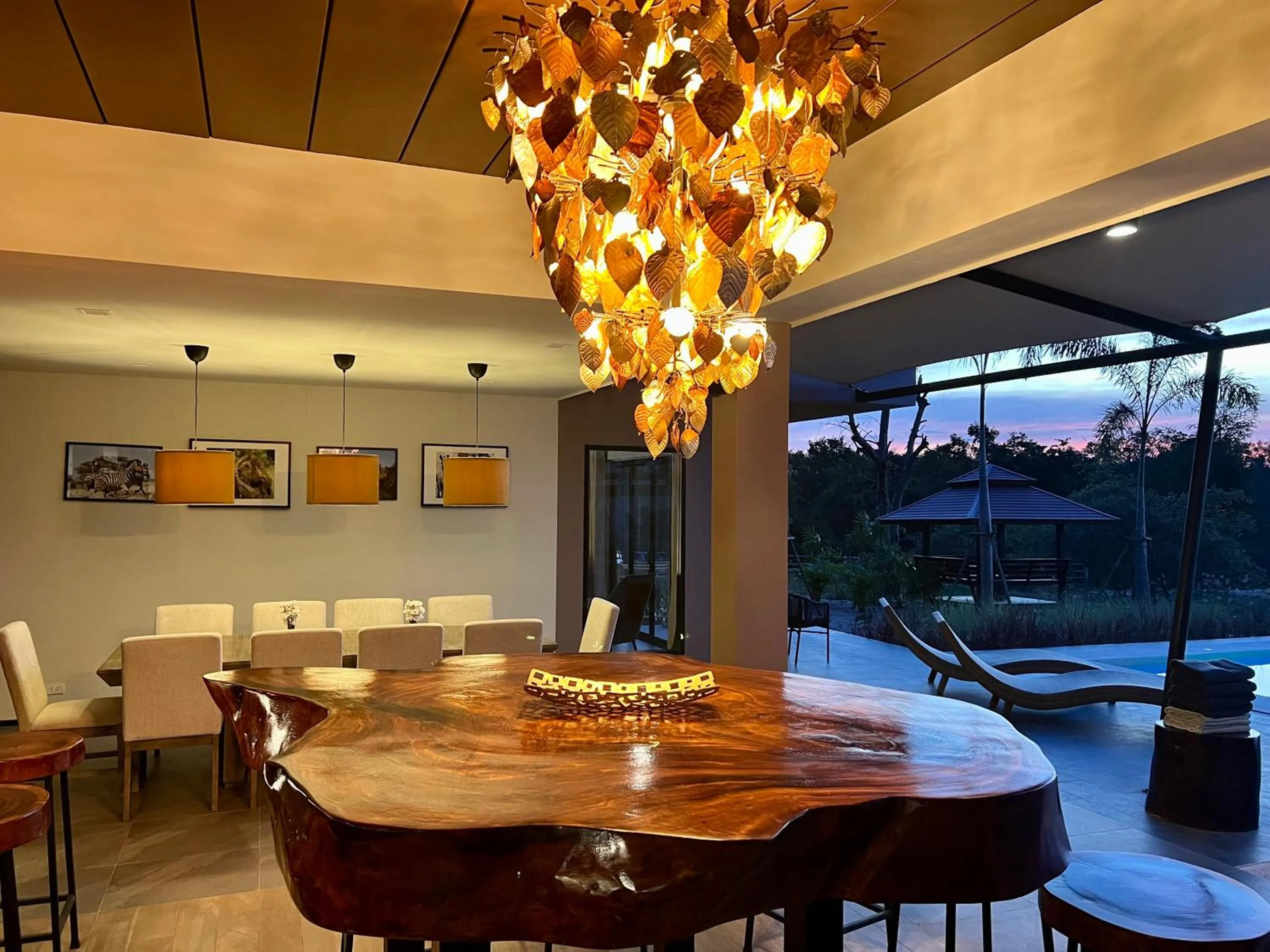 Dining area in I love phants Lodge