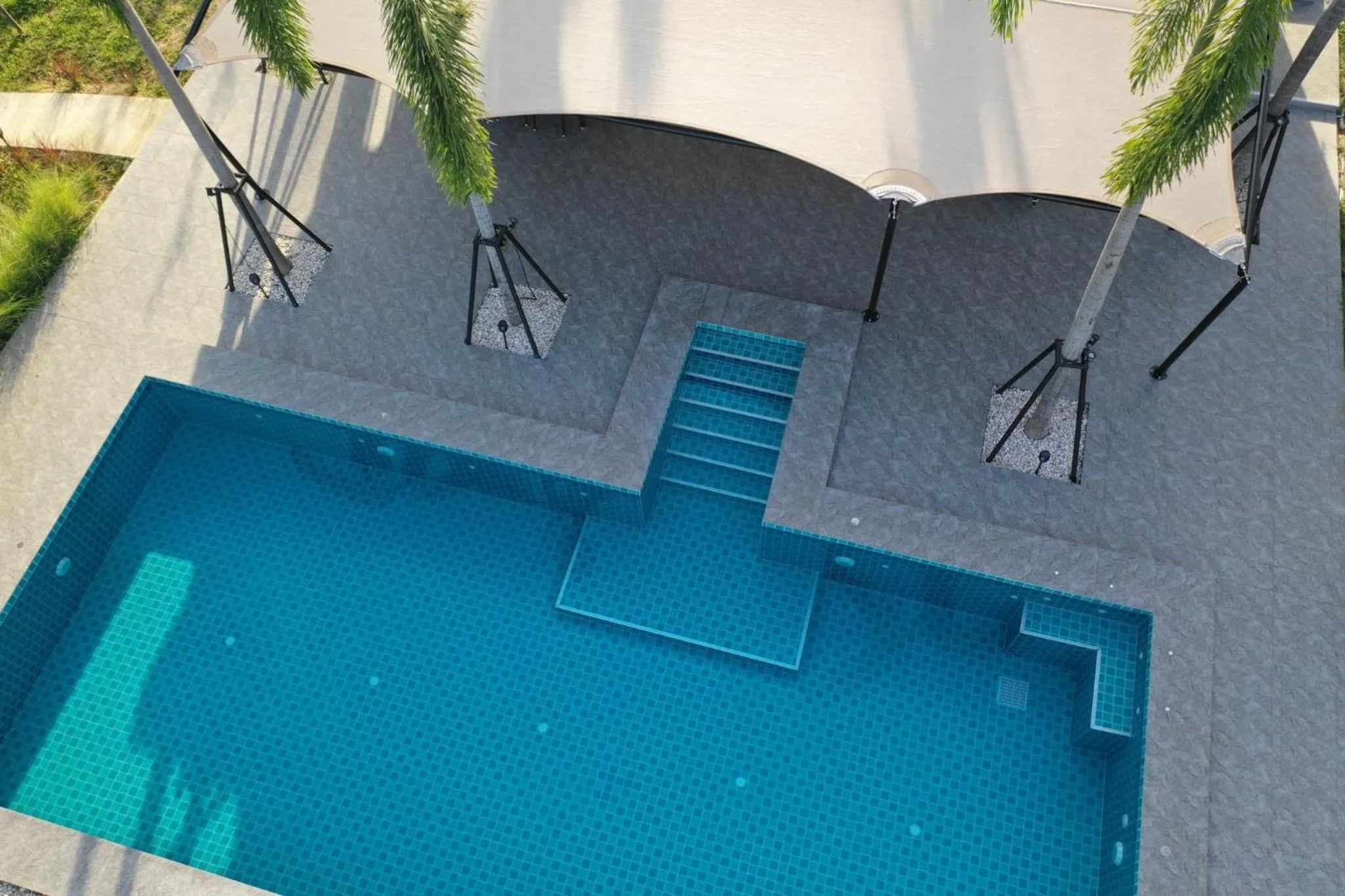 Pool view in I love phants Lodge