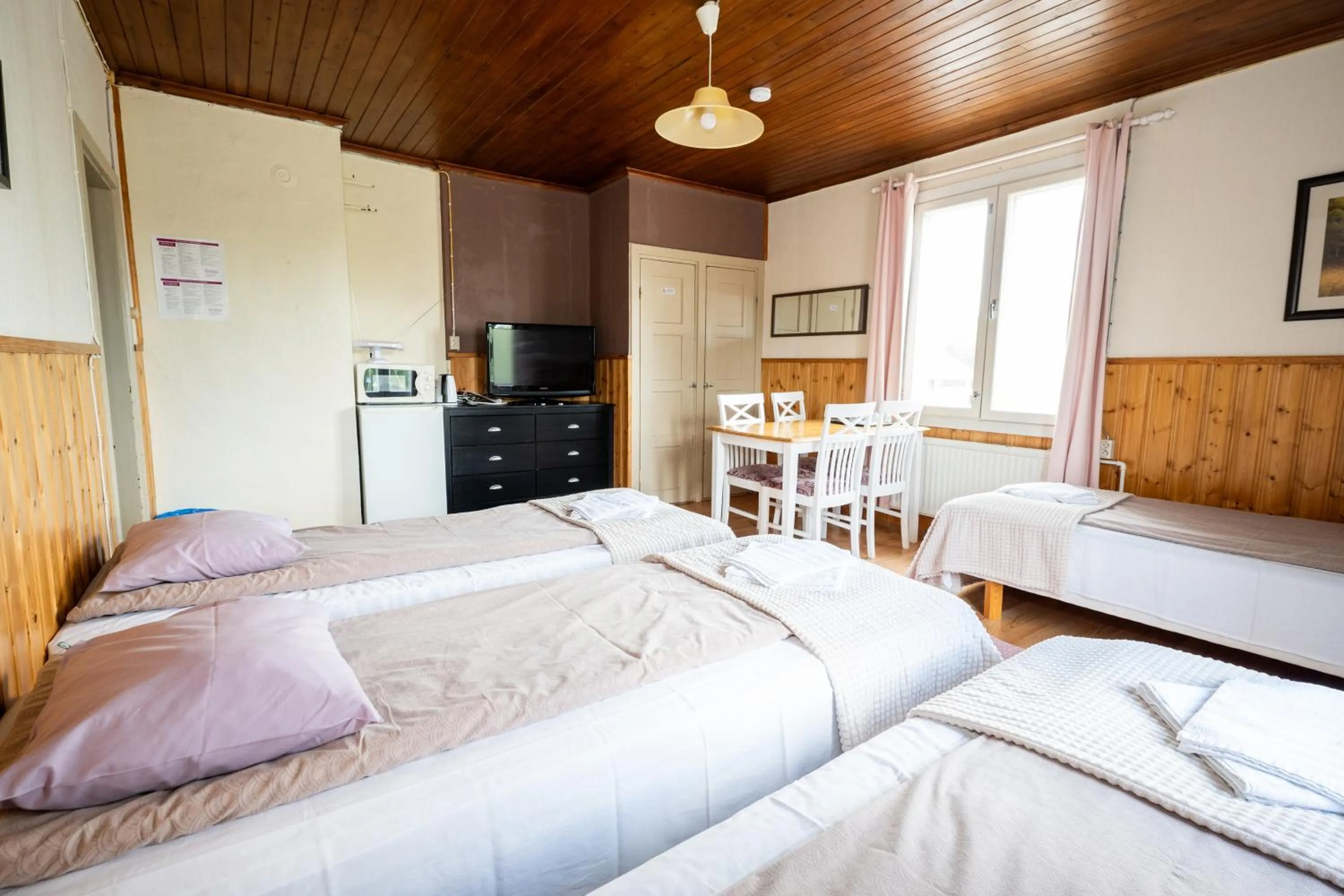 Bed in Arctic Guesthouse & Igloos