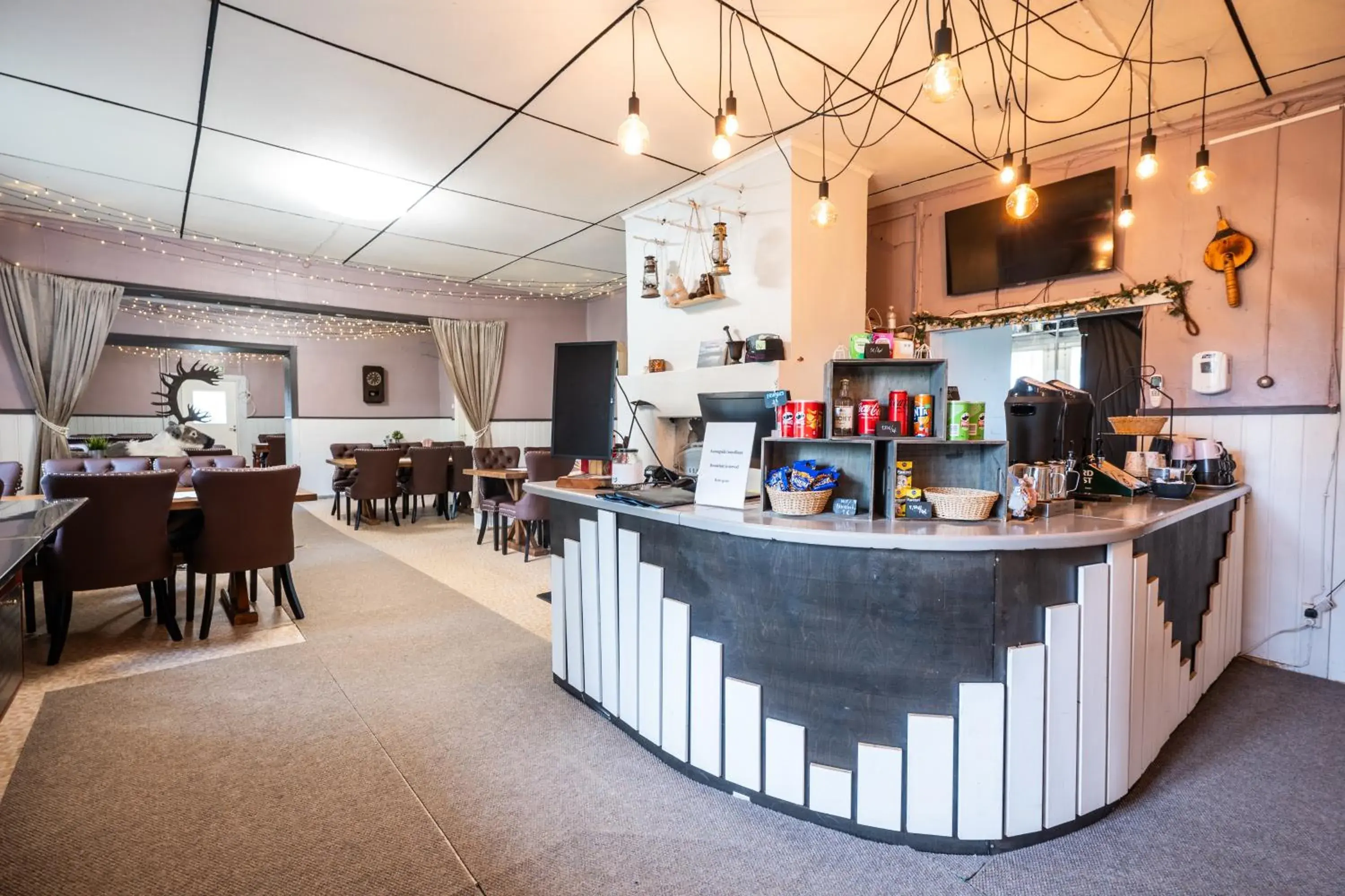 Economy Quadruple Room with Shared Bathroom in Arctic Guesthouse & Igloos Economy Quadruple Room with Shared Bathroom in Arctic Guesthouse & Igloos