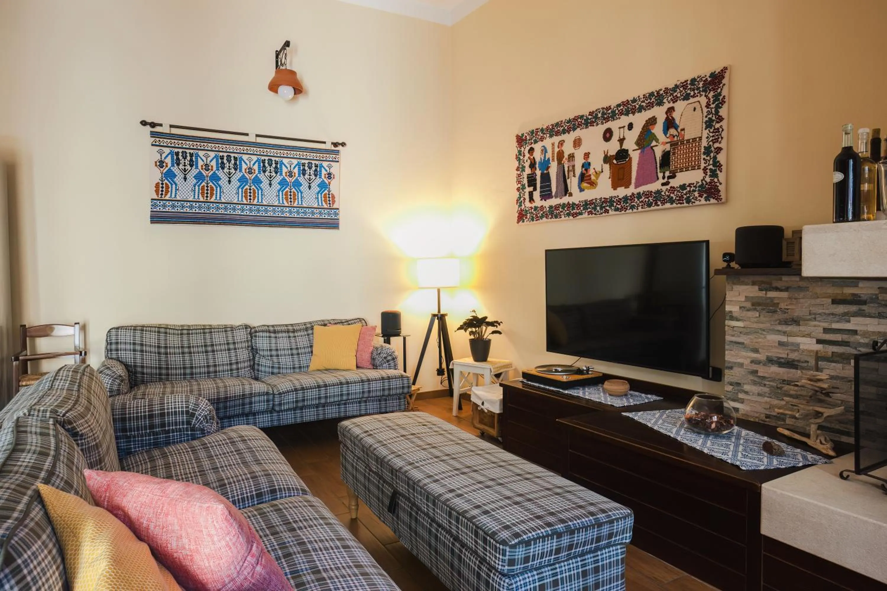 Communal lounge/ TV room in B&B L'Albero Dei Limoni