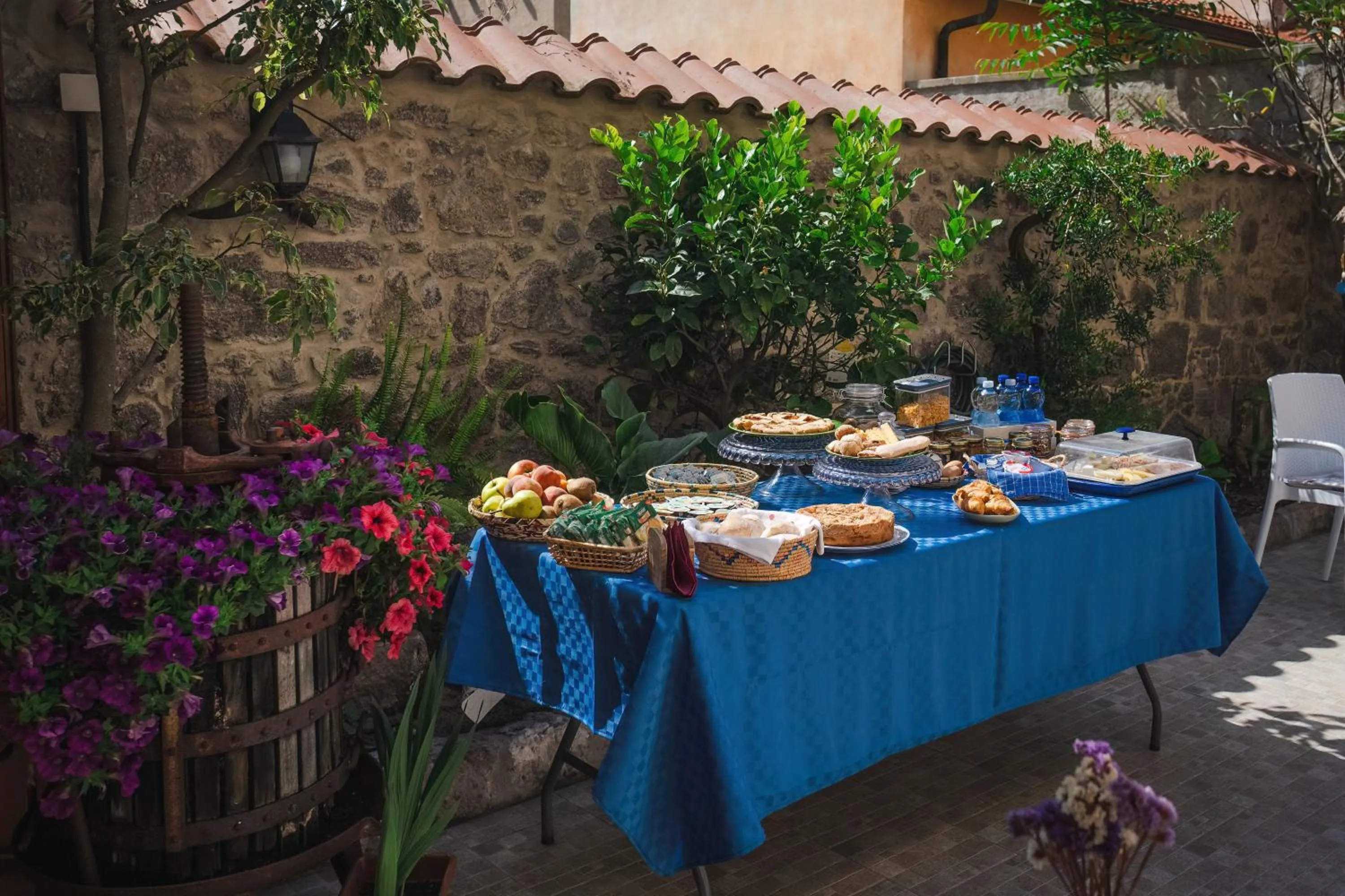 Food and drinks in B&B L'Albero Dei Limoni