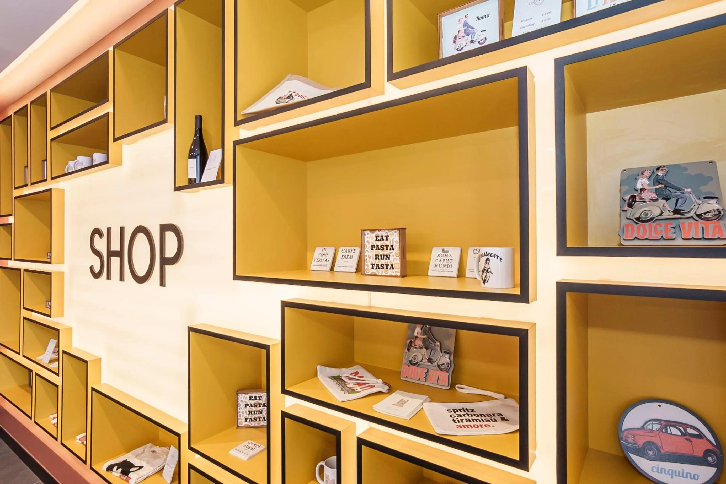 Shopping Area in Aparthotel Colombo Roma