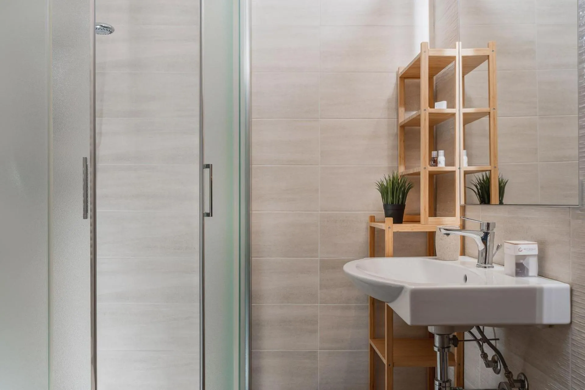 Shower in Residence Hotel Piccadilly