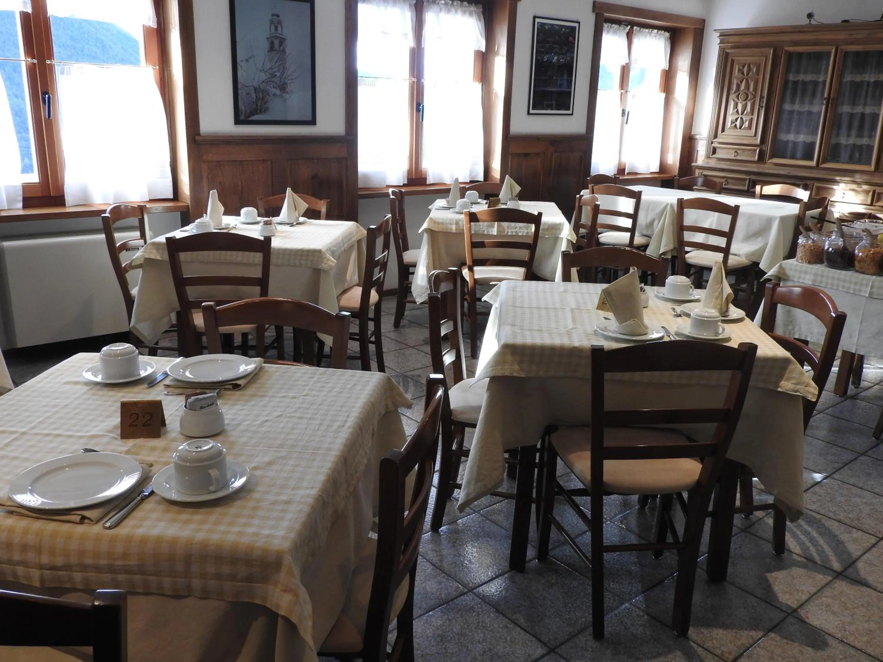 Restaurant/places to eat in Hotel Le Clocher