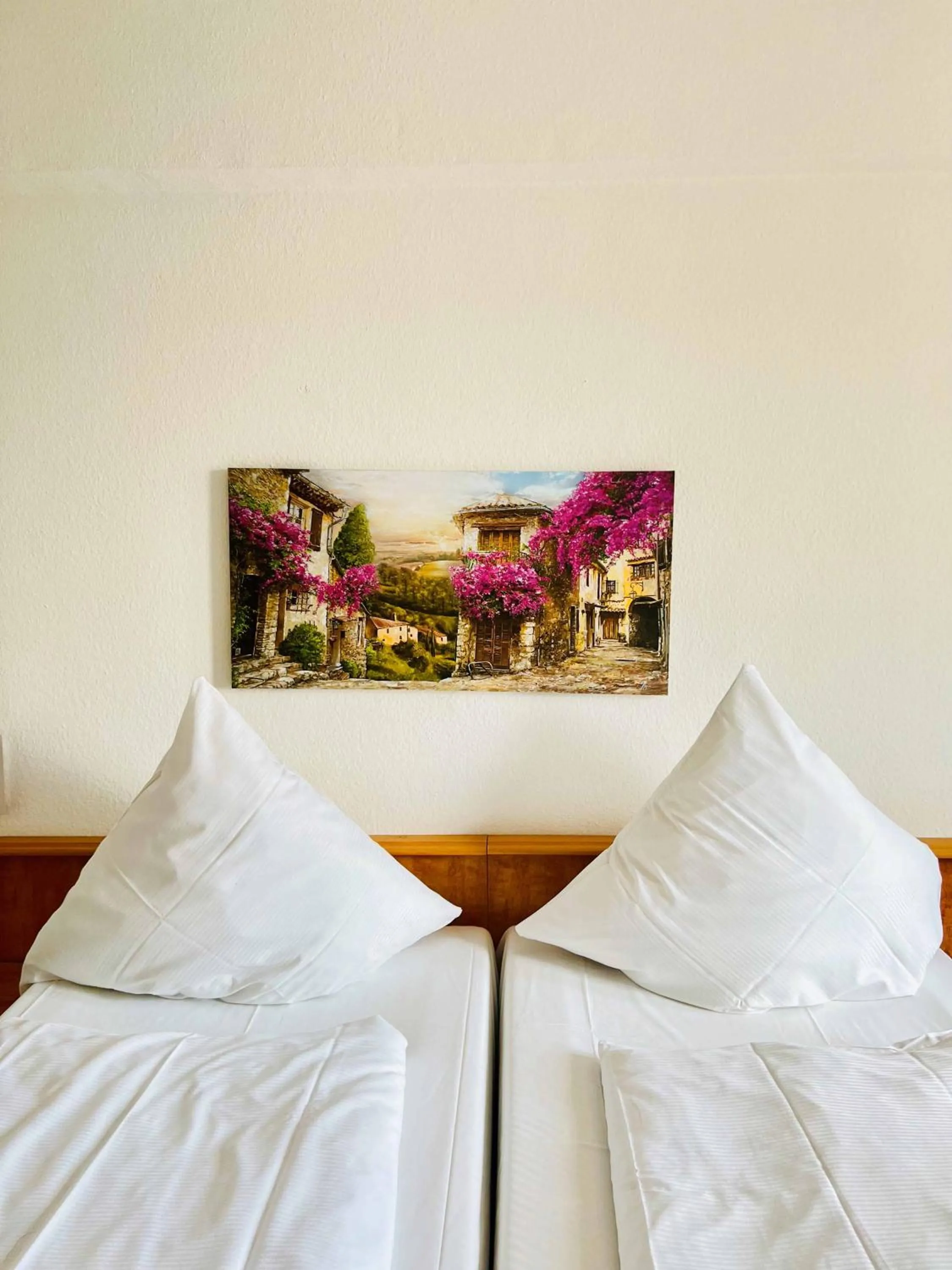 Bed in Hotel Neo Cologne Bonn Airport