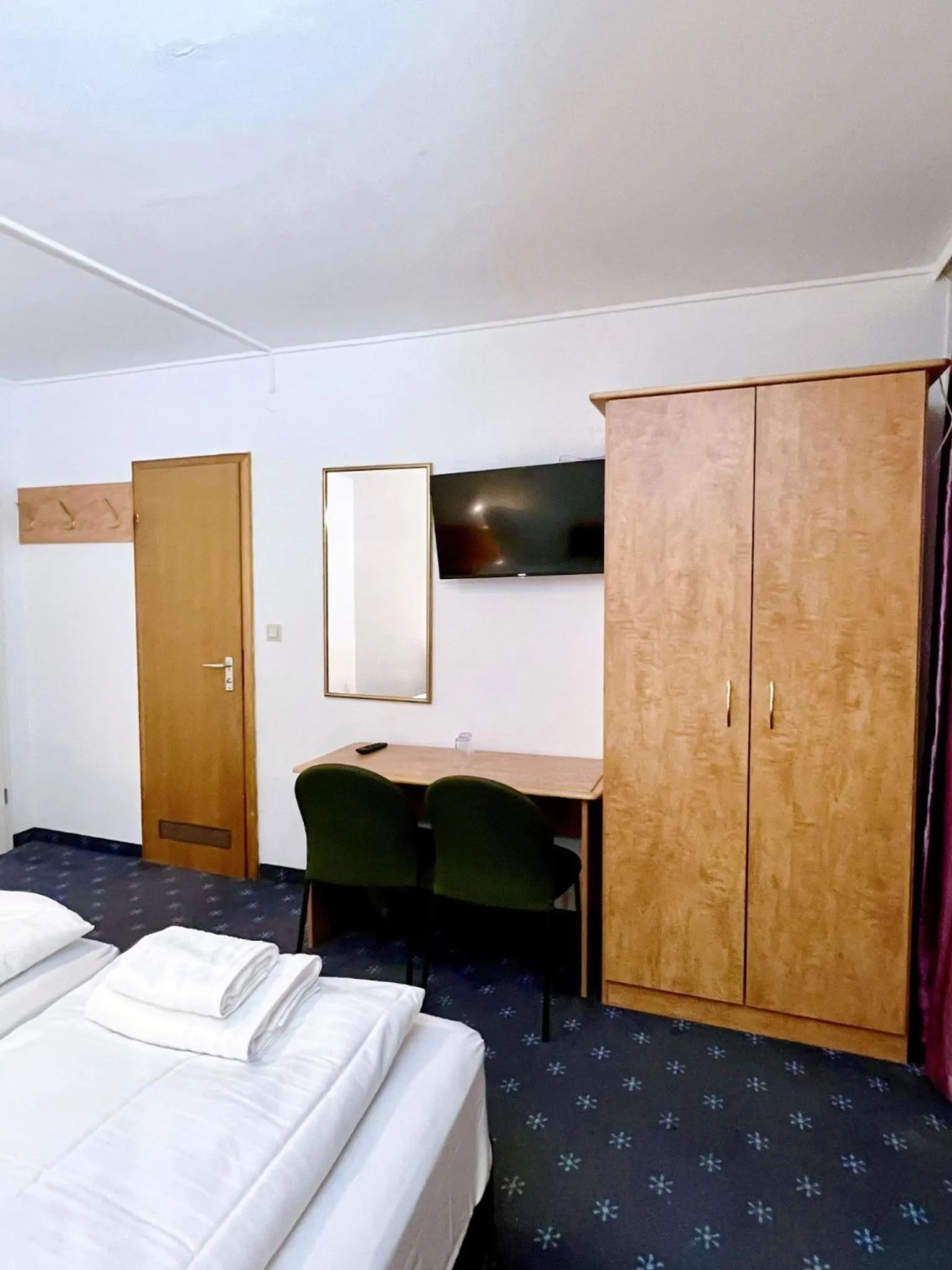 Bed in Hotel Neo Cologne Bonn Airport