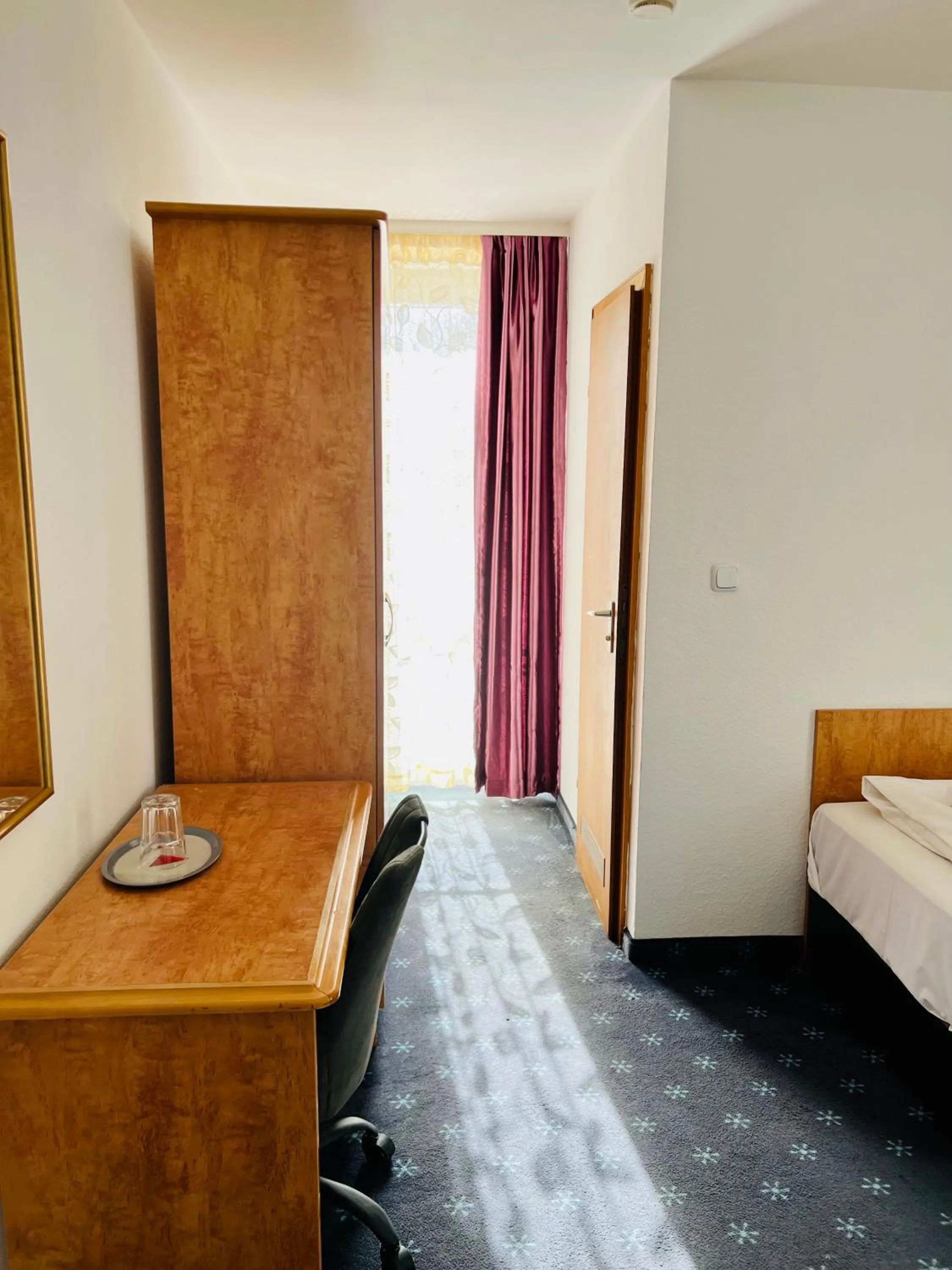 Bed in Hotel Neo Cologne Bonn Airport