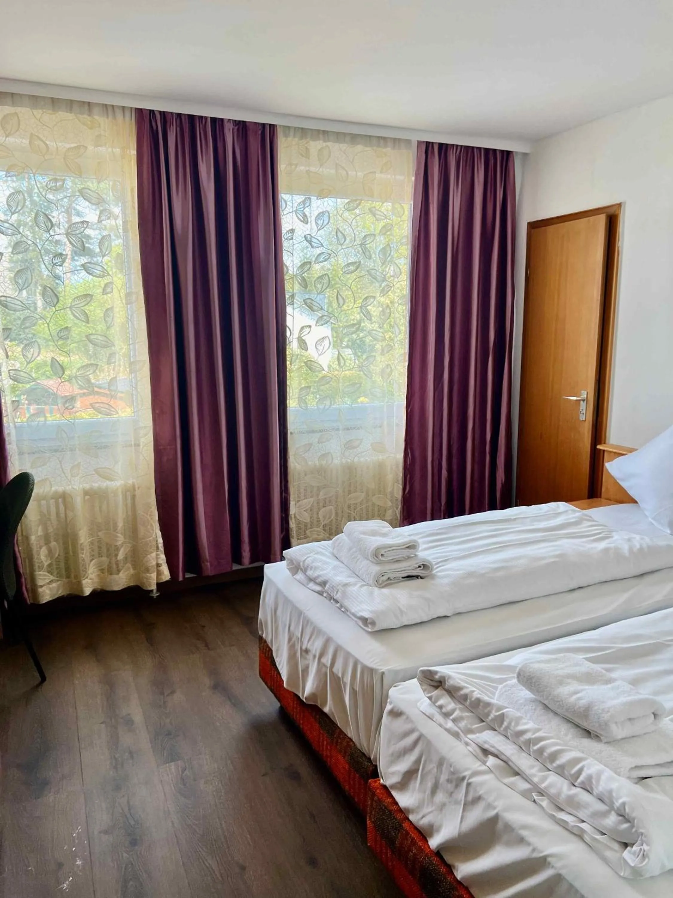 Bed in Hotel Neo Cologne Bonn Airport