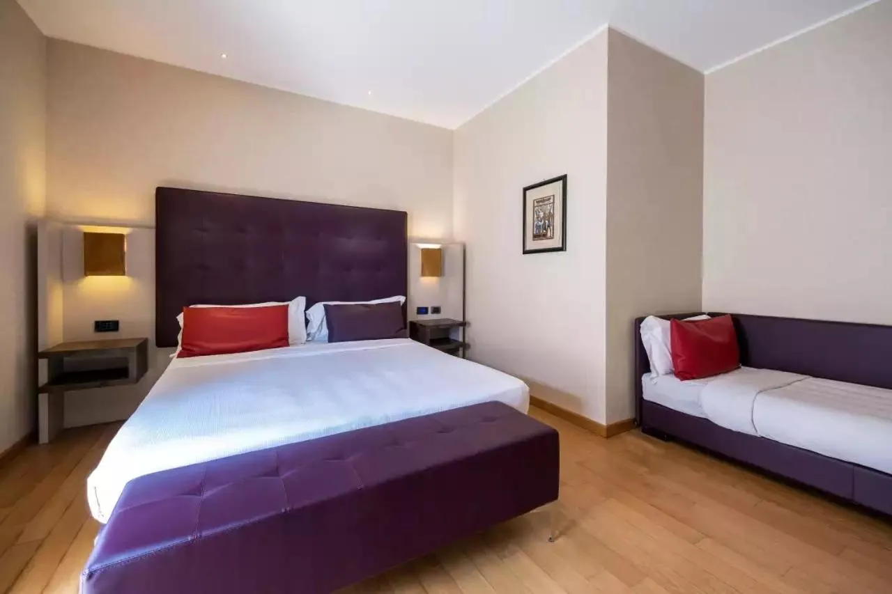 Bedroom, Bed in Rome Airport Hotel Fiumicino